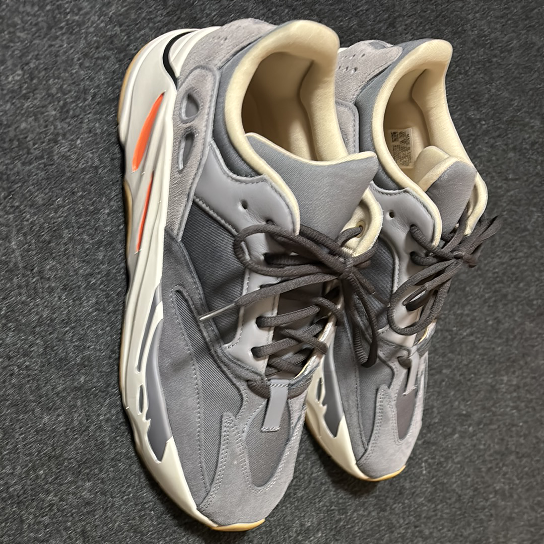 adidas Yeezy Boost 700 "Magnet"