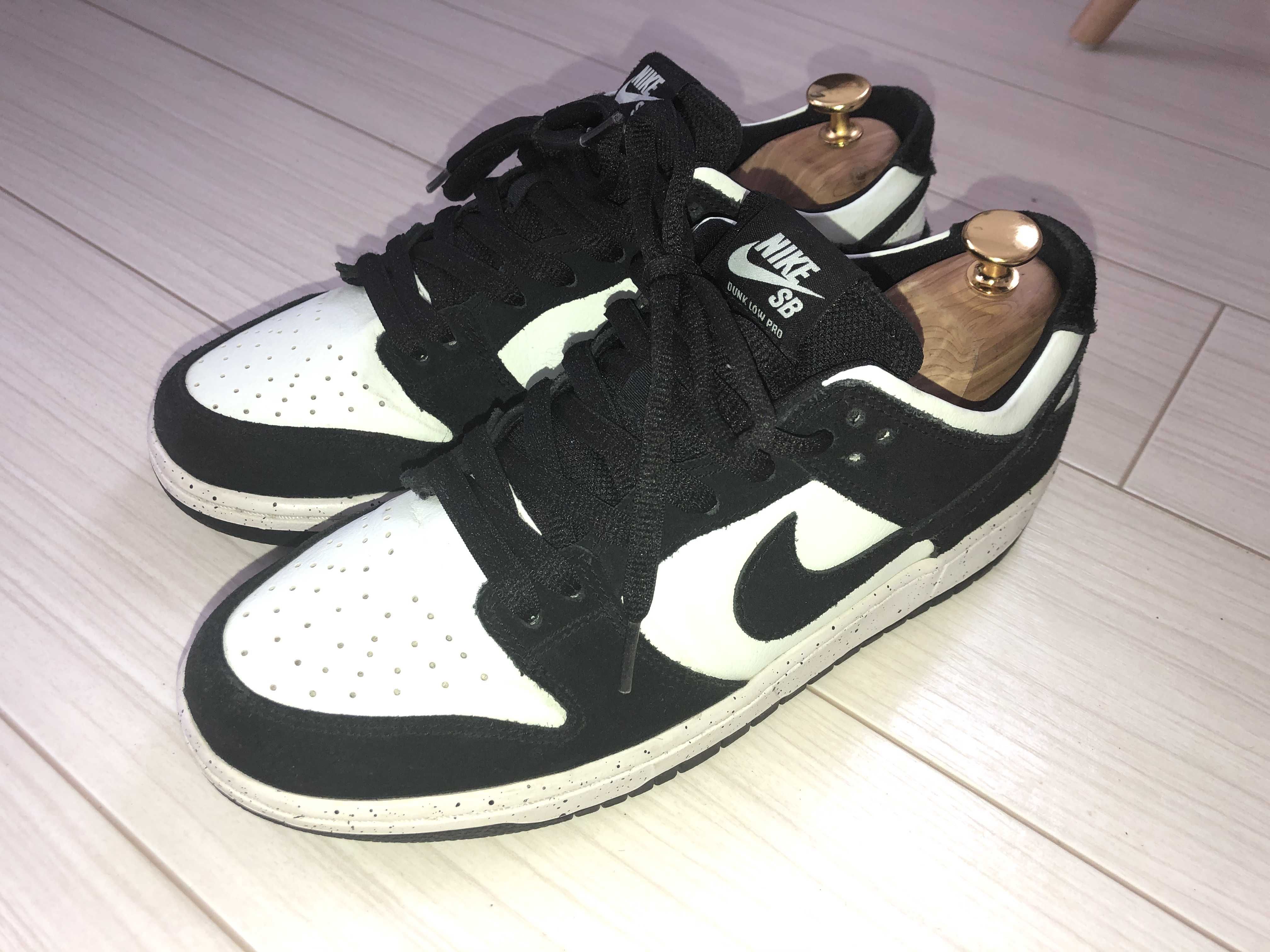 Nike Dunk Low Retro "Panda/White/Black"