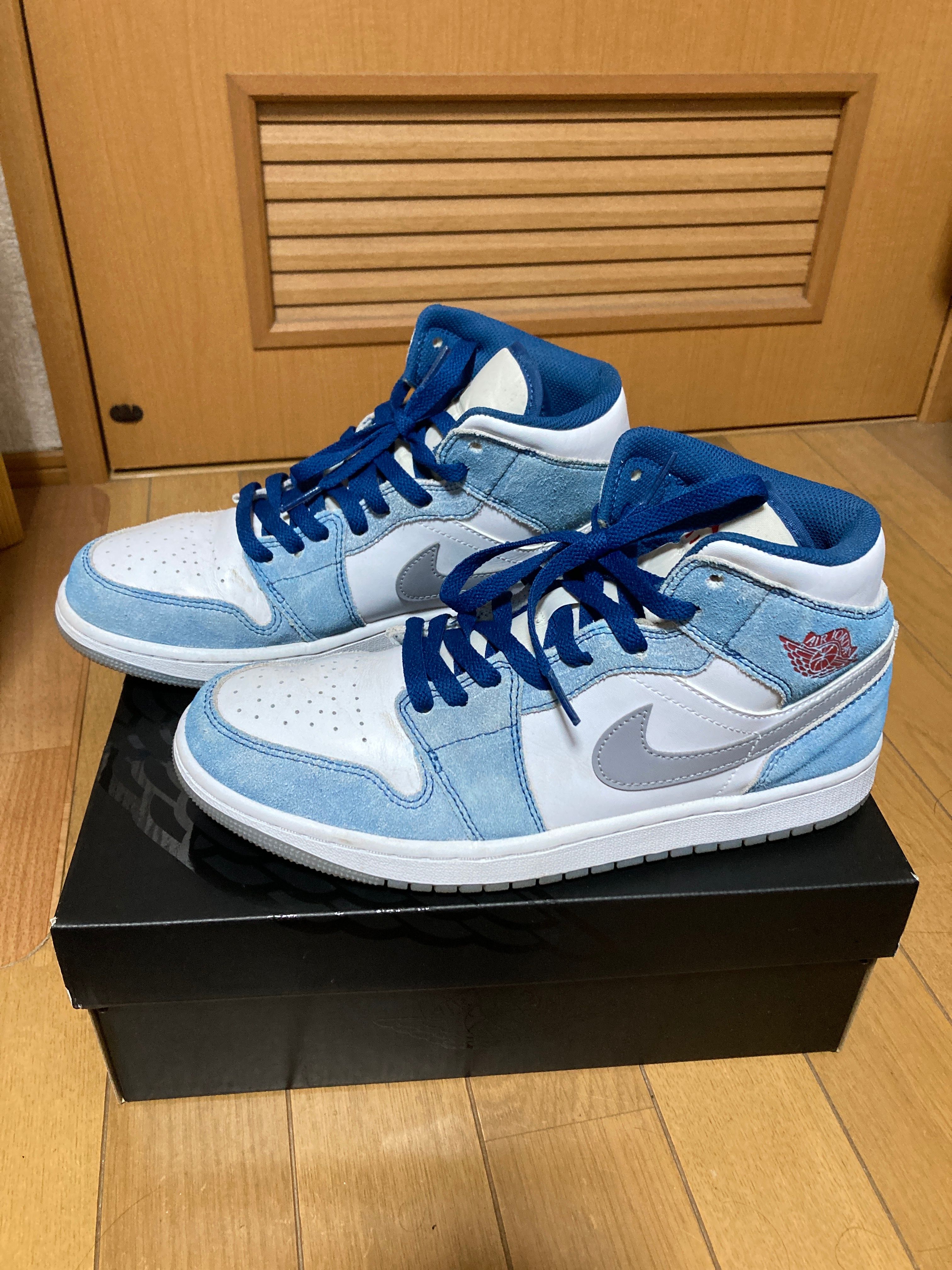 Nike Air Jordan 1 Mid SE "White/Hyper Royal/Red"