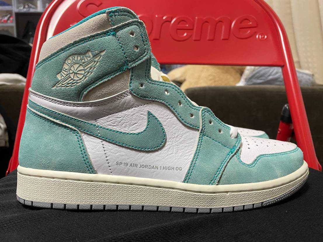 Nike Air Jordan 1 Retro High OG "Turbo Green"