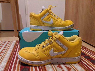 Supreme × Nike SB Air Force 2 "Varsity Maize"