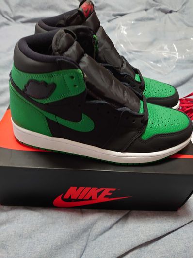 Nike Air Jordan 1 Retro High OG "Black/Pine Green" (2020)