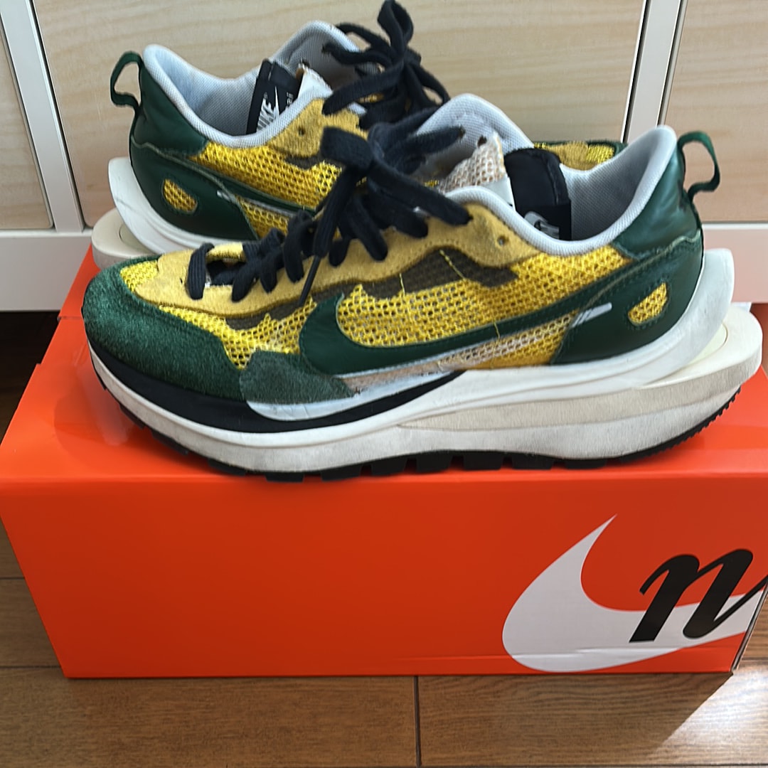 sacai × Nike Vapor Waffle "Tour Yellow/Stadium Green-Sail"