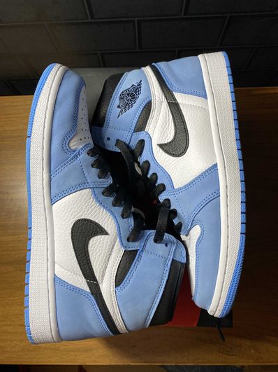 Nike Air Jordan 1 High OG "University Blue"