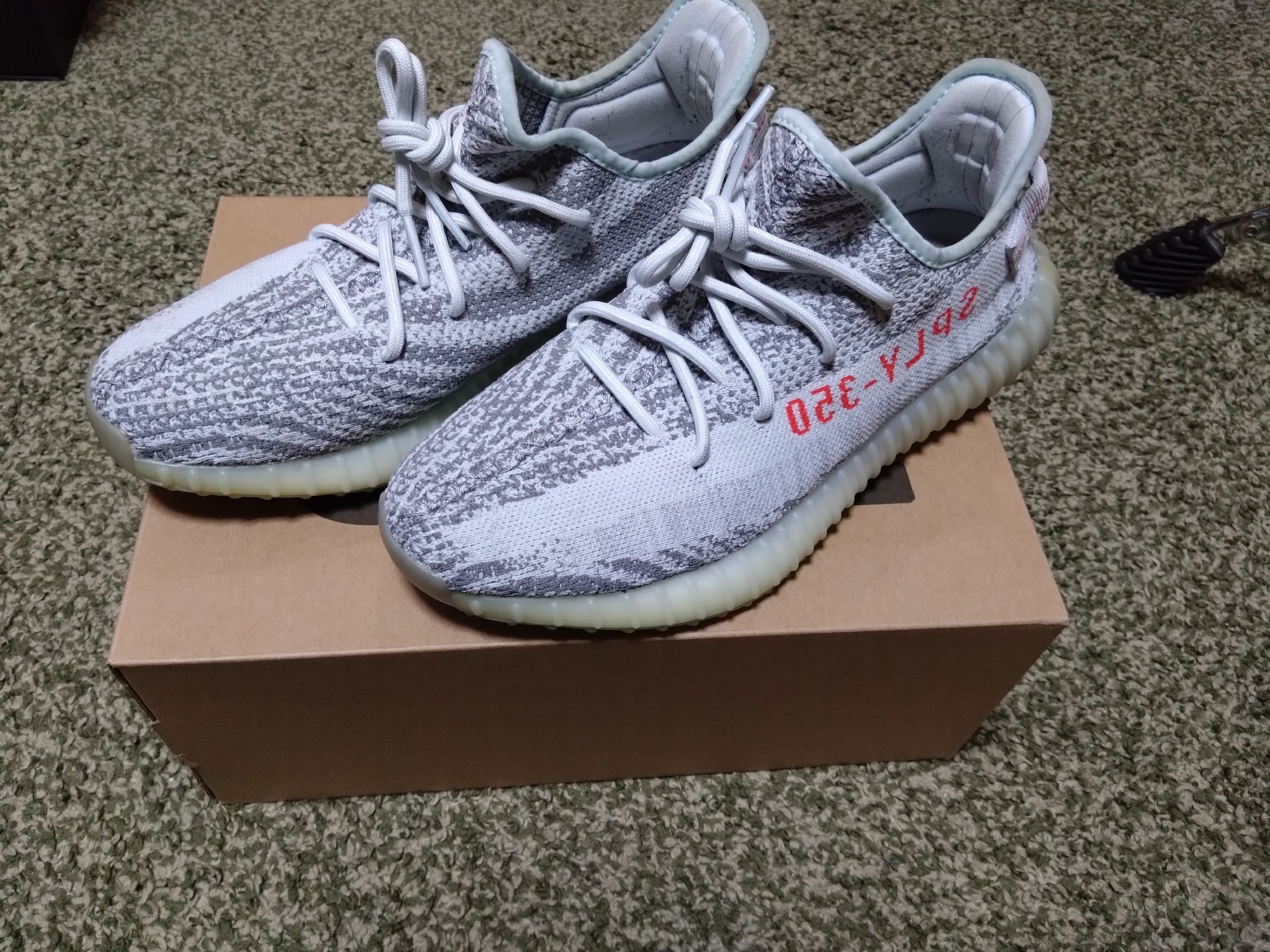 adidas YEEZY Boost 350 V2 "Blue Tint"