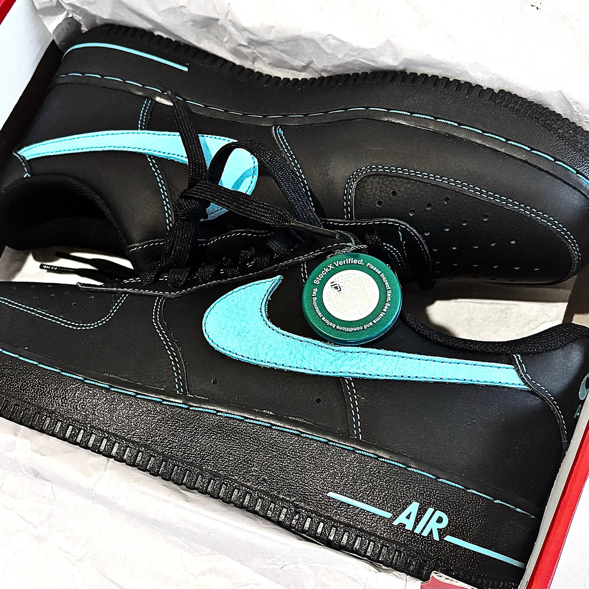 Nike Air Force 1 Low "Black Tiffany"