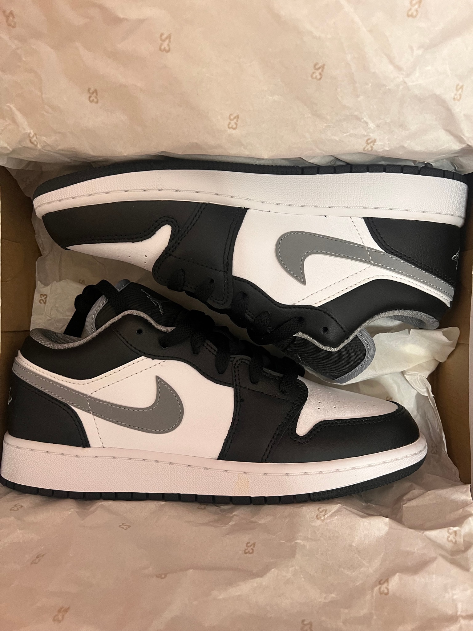 Nike GS Air Jordan 1 Low "Medium Grey"