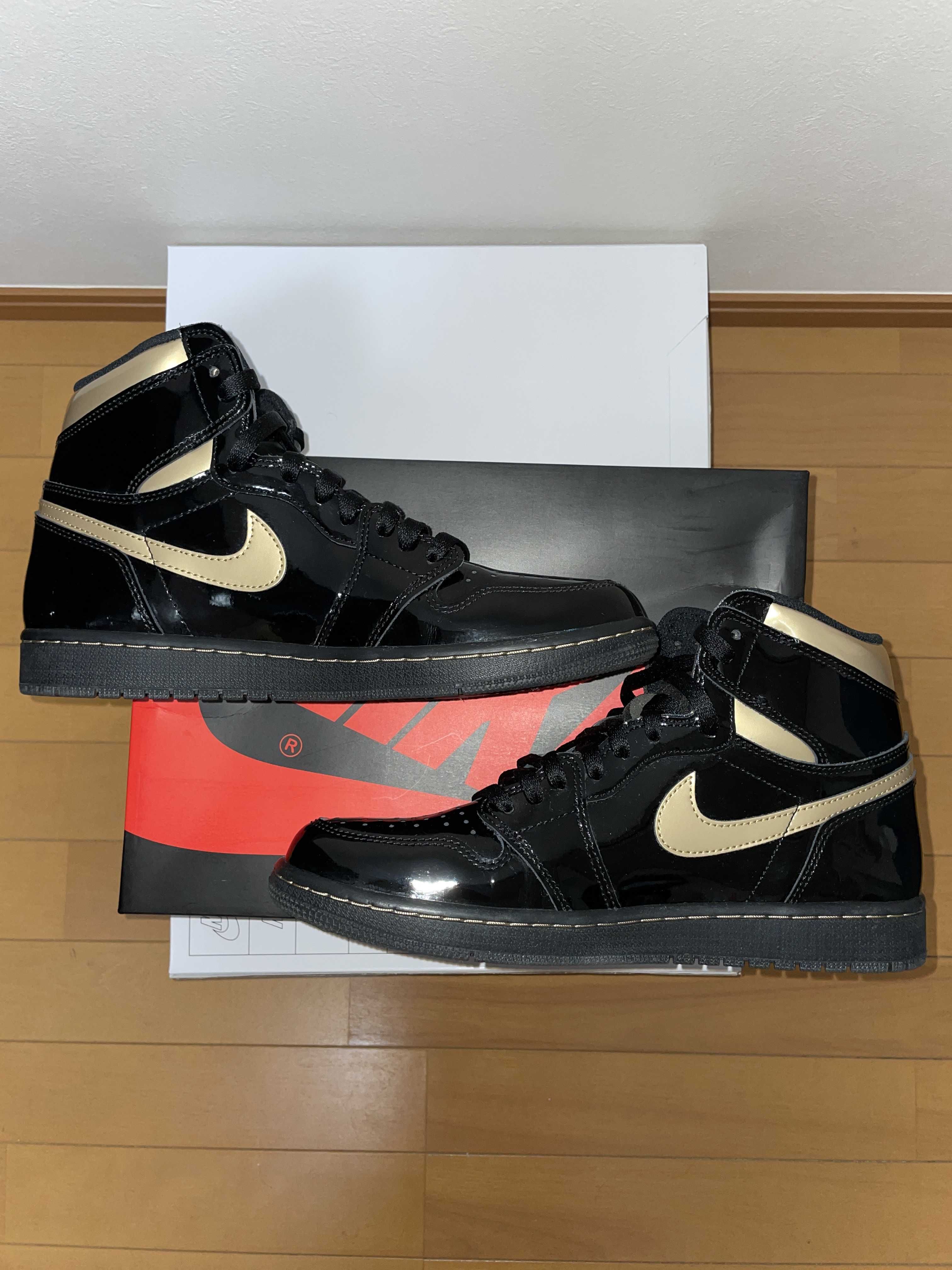 Nike Air Jordan 1 High OG "Black-Metalic Gold"