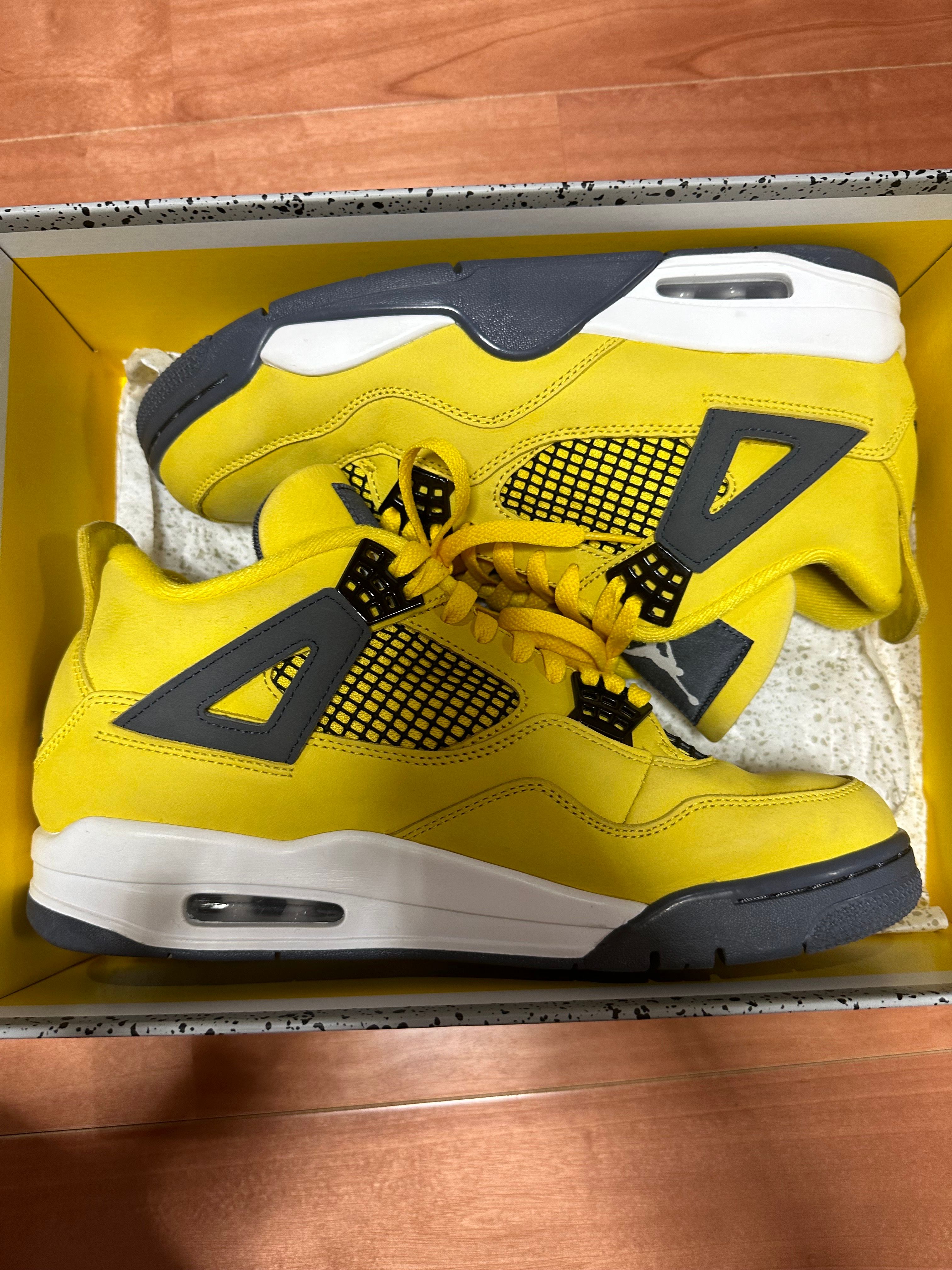 Nike Air Jordan 4 "Tour Yellow"