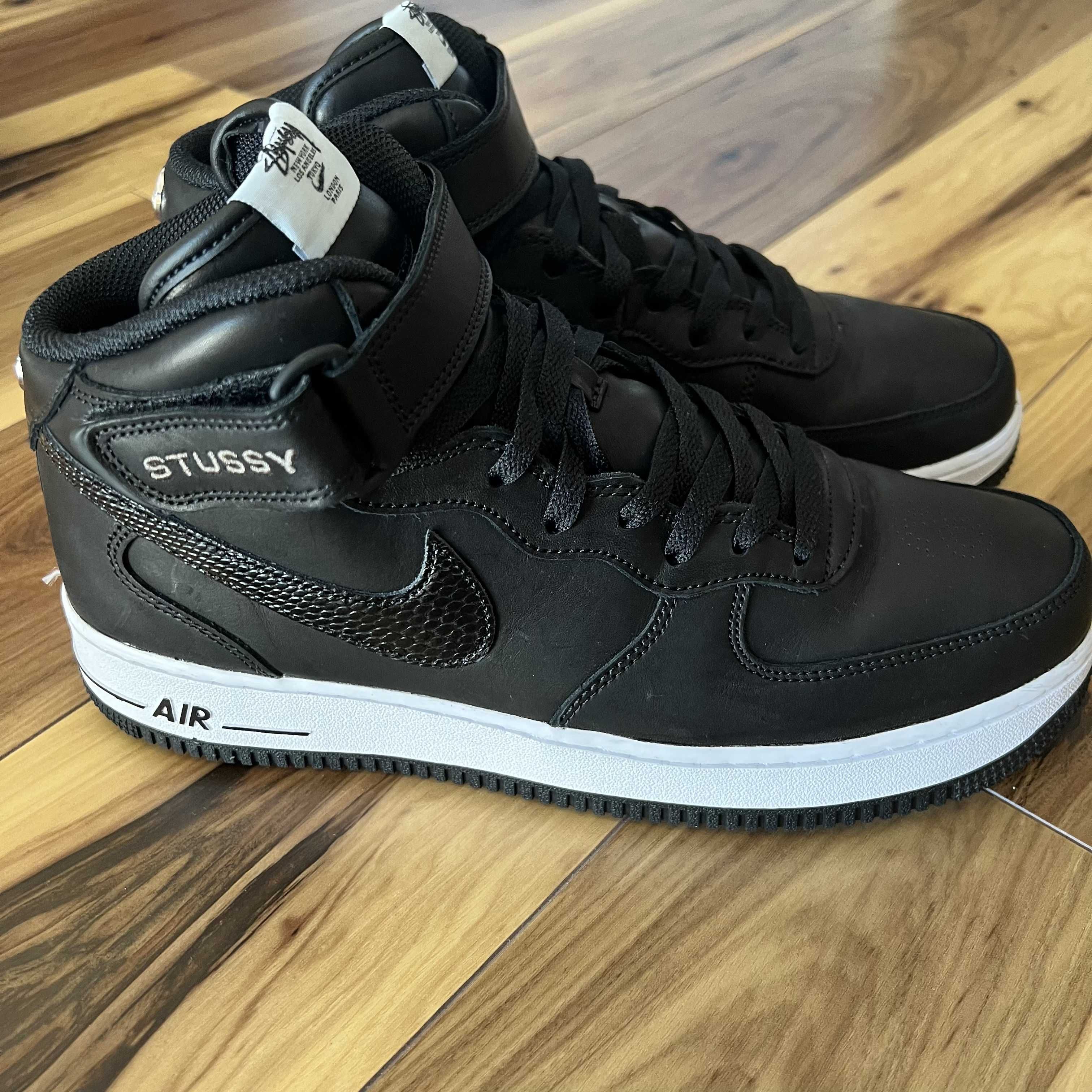 Stussy × Nike Air Force 1 Mid "Black/Black"