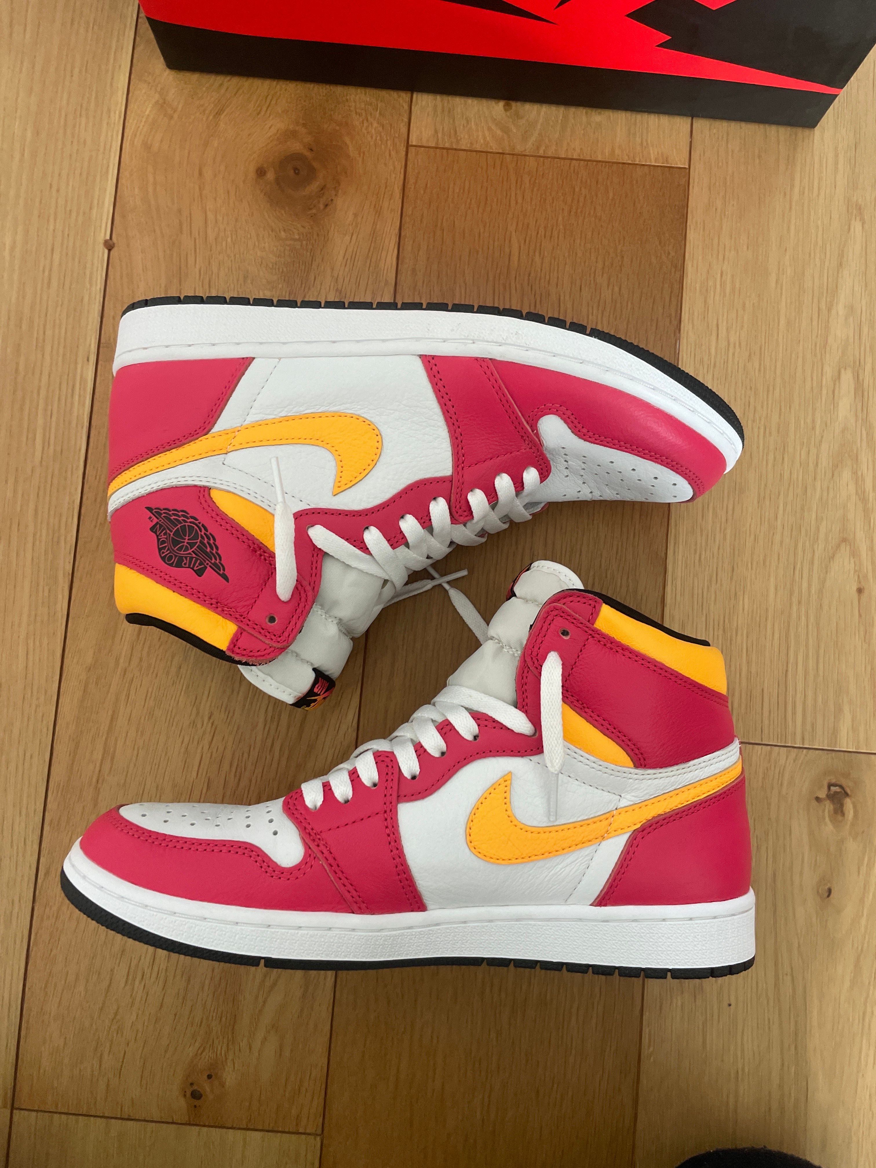 Nike Air Jordan 1 High OG "Light Fusion Red"