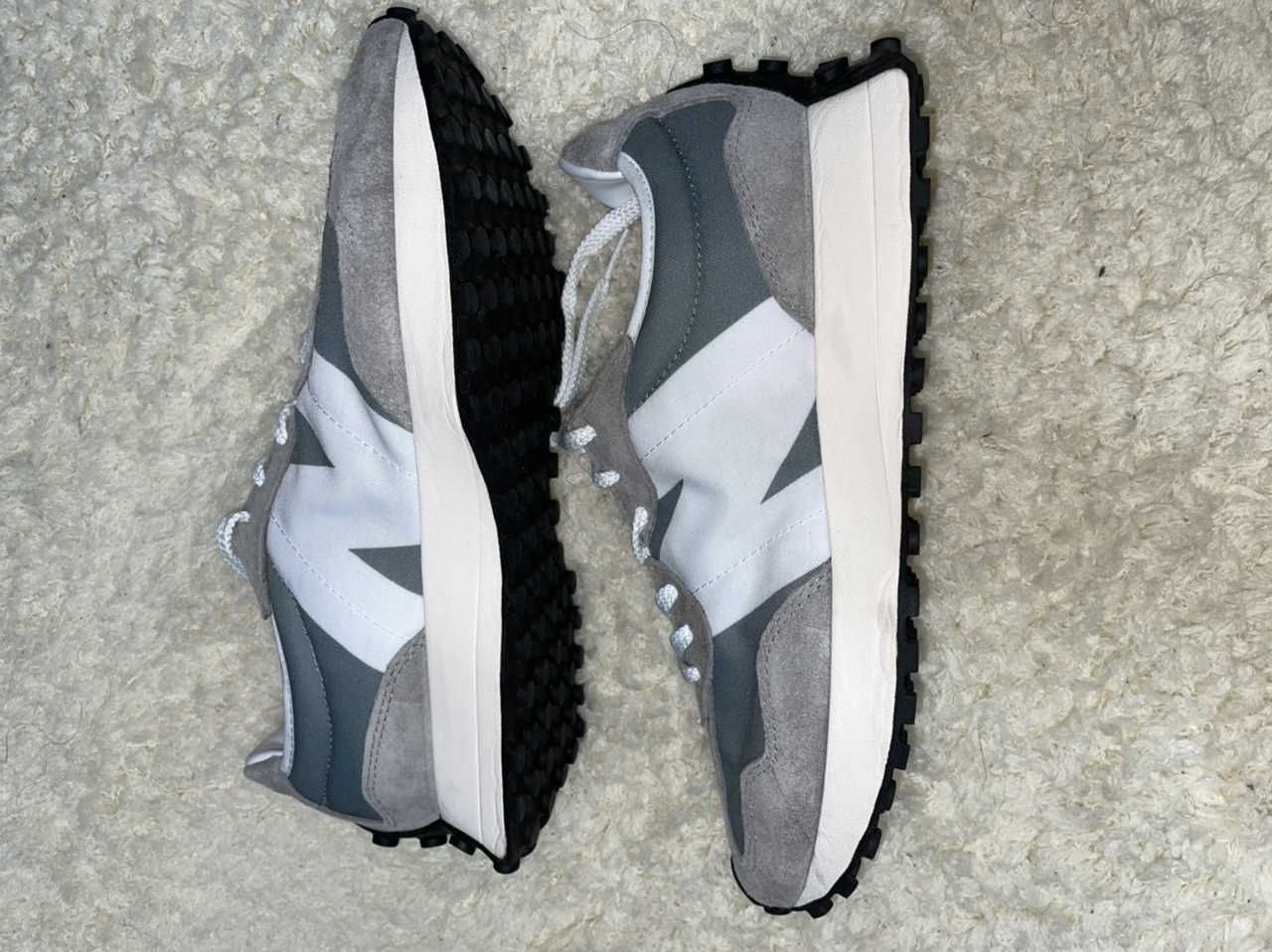 New Balance 327 "Gray"