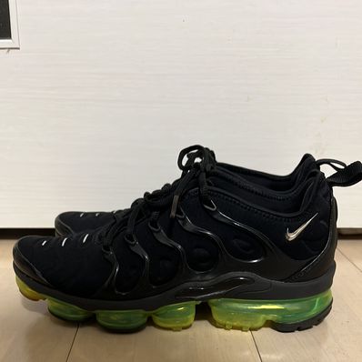 Nike Air Vapormax Plus "Black/Volt Sole"