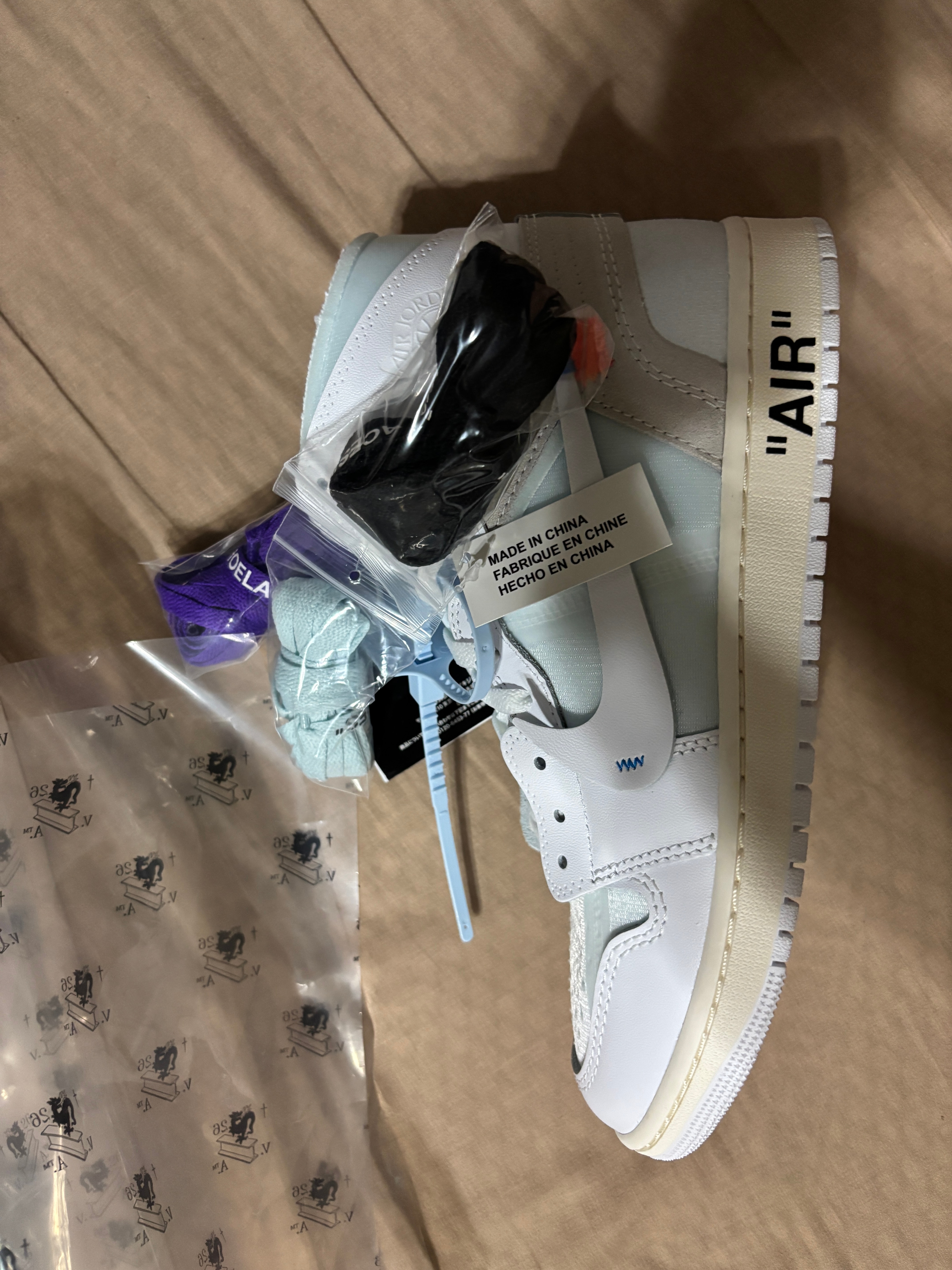 Virgil Abloh Archive (V.A.A.) × Nike Air Jordan 1 Retro High OG "Alaska"