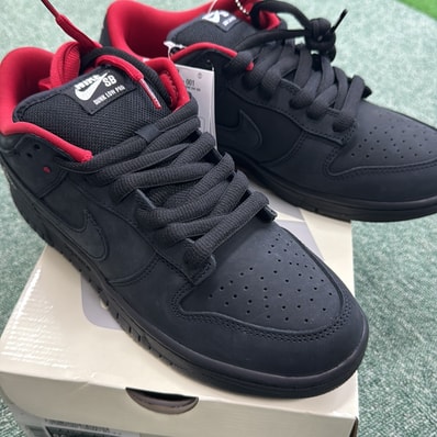 Supreme × Nike SB Dunk Low "Black" (25FW Week2)