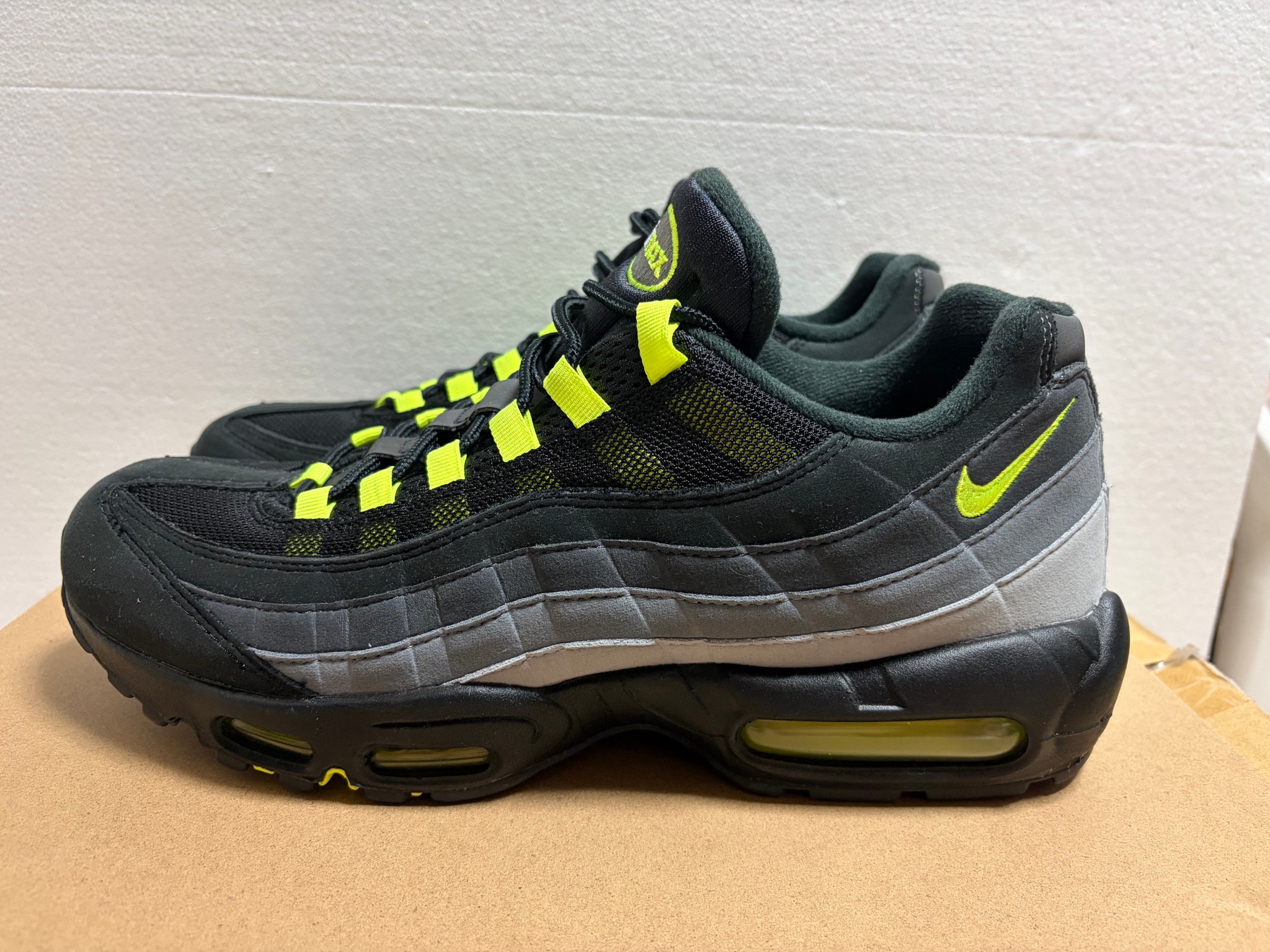 Nike Air Max 95 "Black/Anthracite/Smoke Grey/Volt"