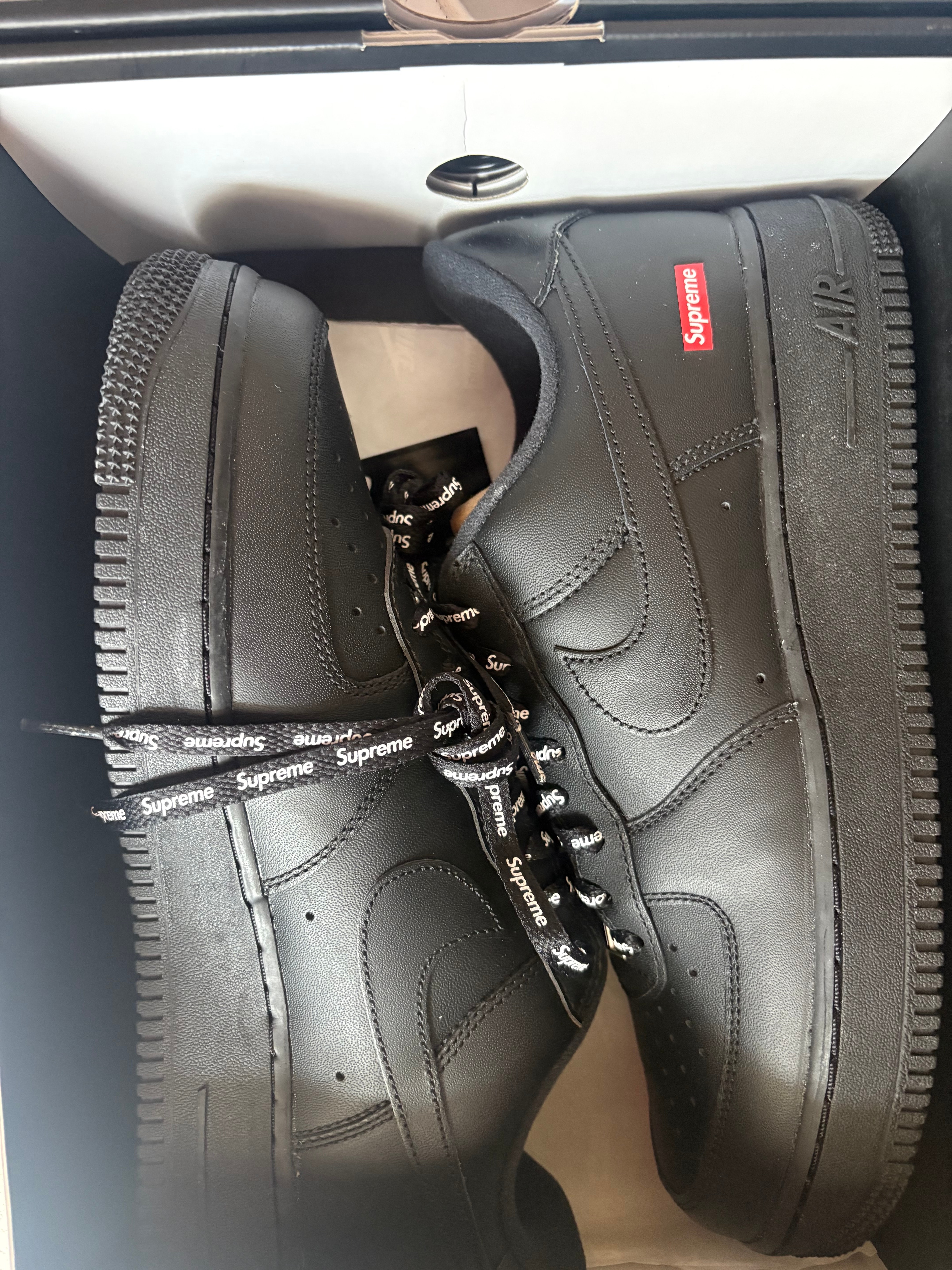 Supreme × Nike Air Force 1 Low "Black"