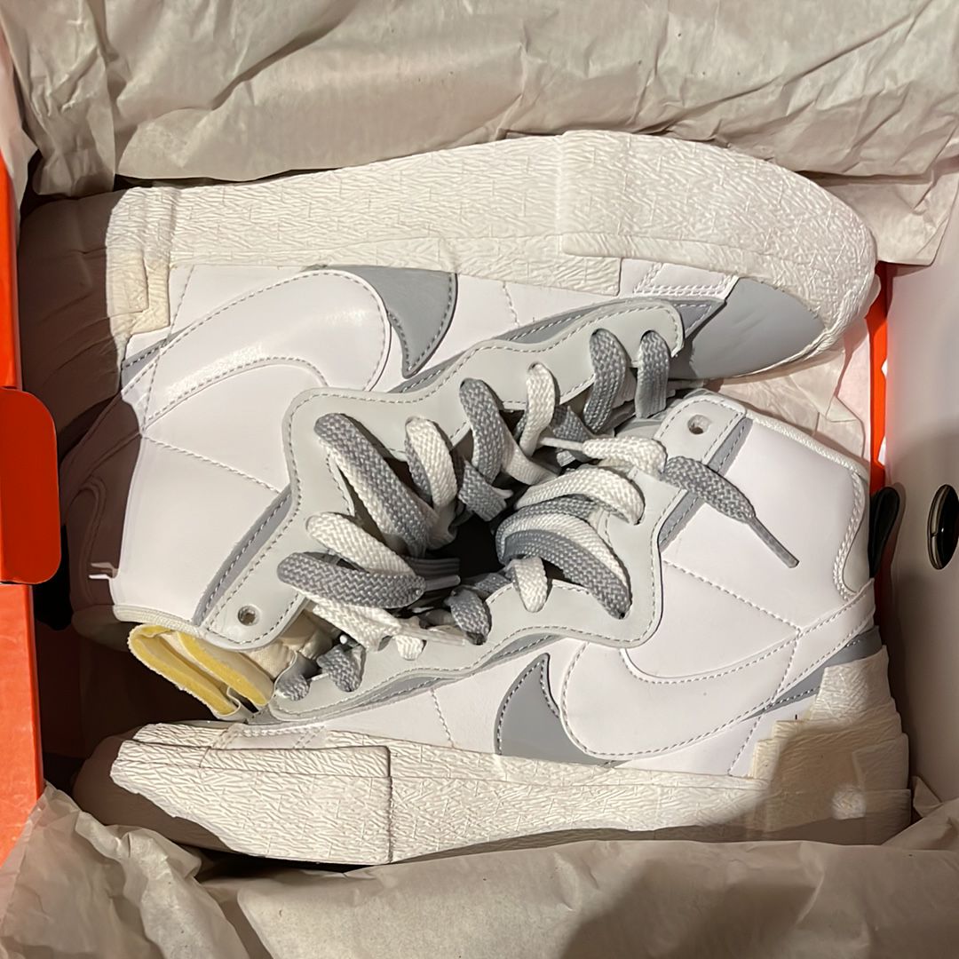 sacai × NIKE BLAZER MID "WHITE/WOLF GREY"