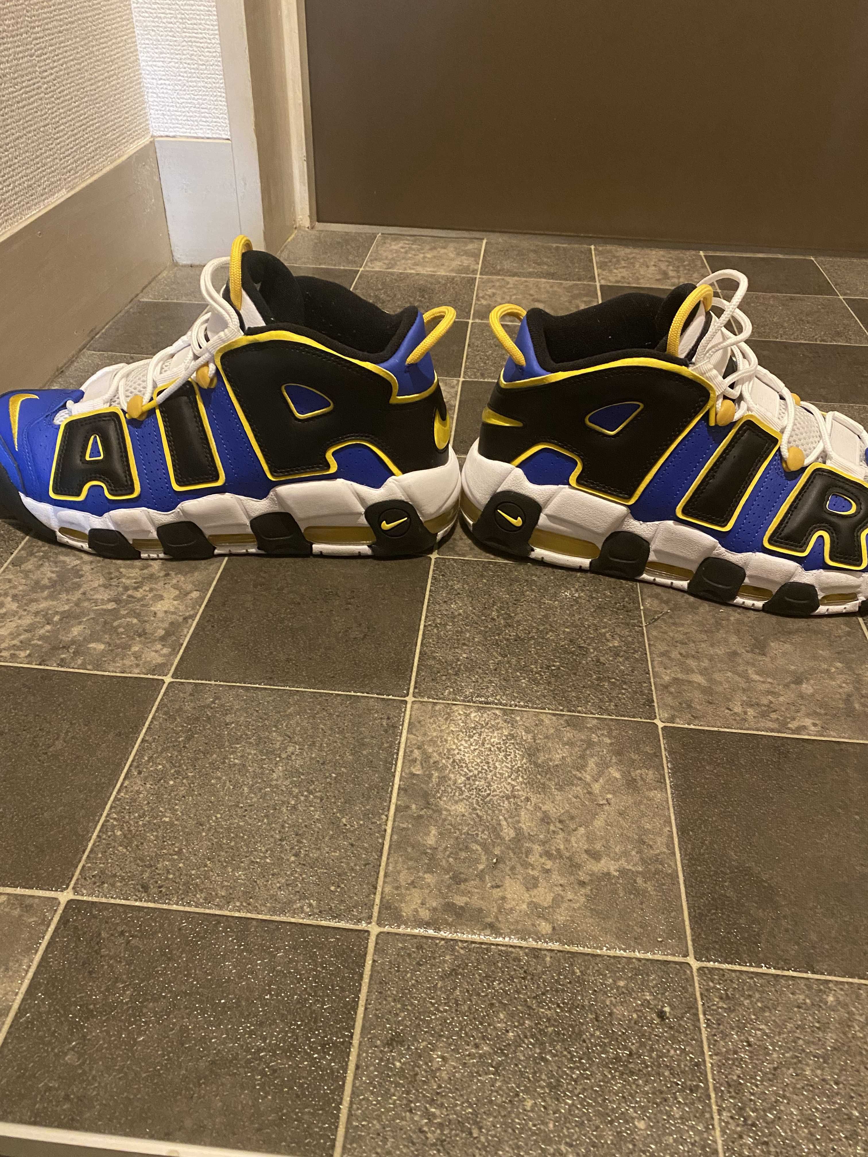 NIKE AIR MORE UPTEMPO "PEACE LOVE BASKETBALL"