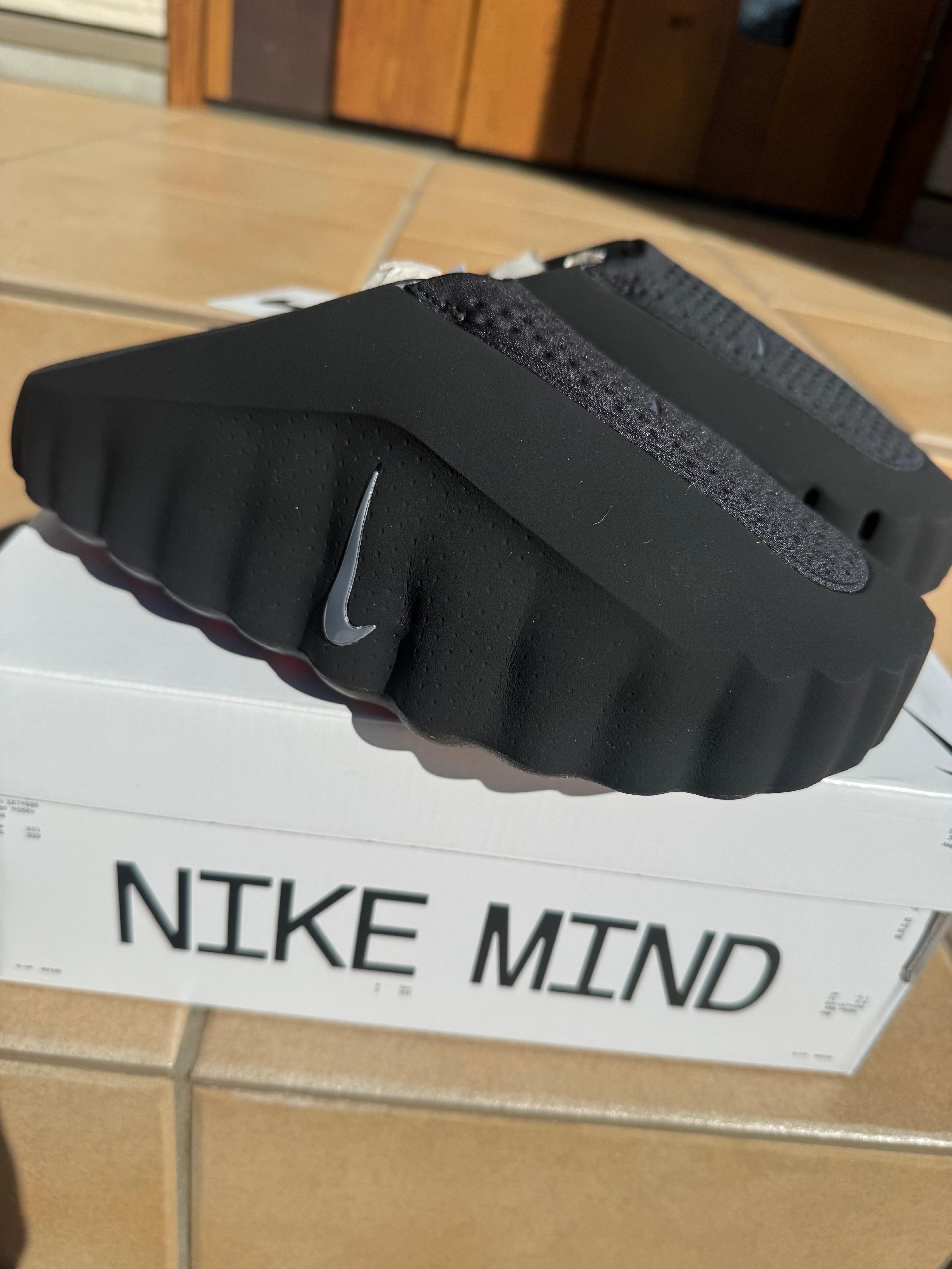 Nike Mind 001 Mules "Black/Hyper Crimson"