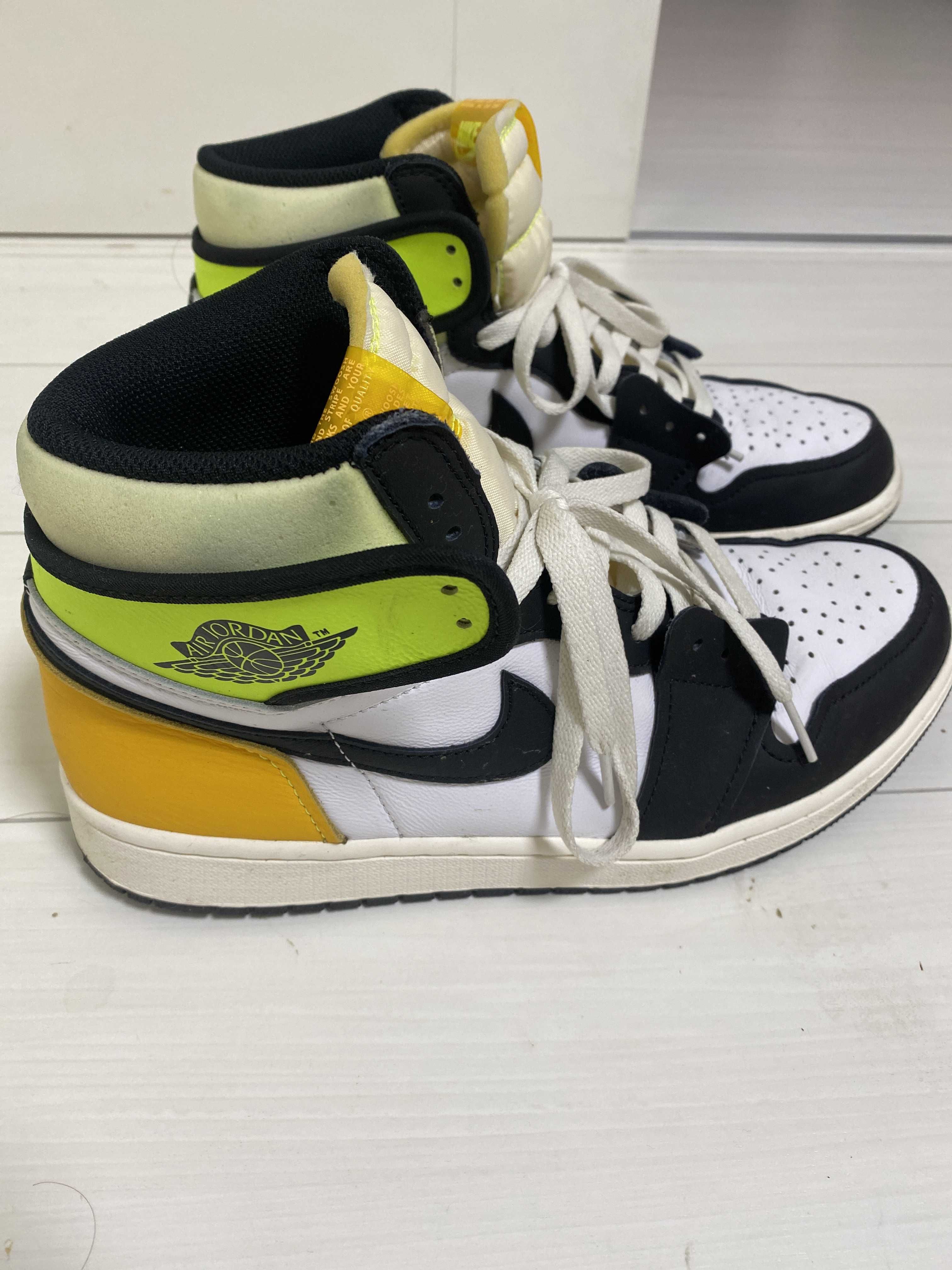 Nike Air Jordan 1 High OG "Volt Gold"