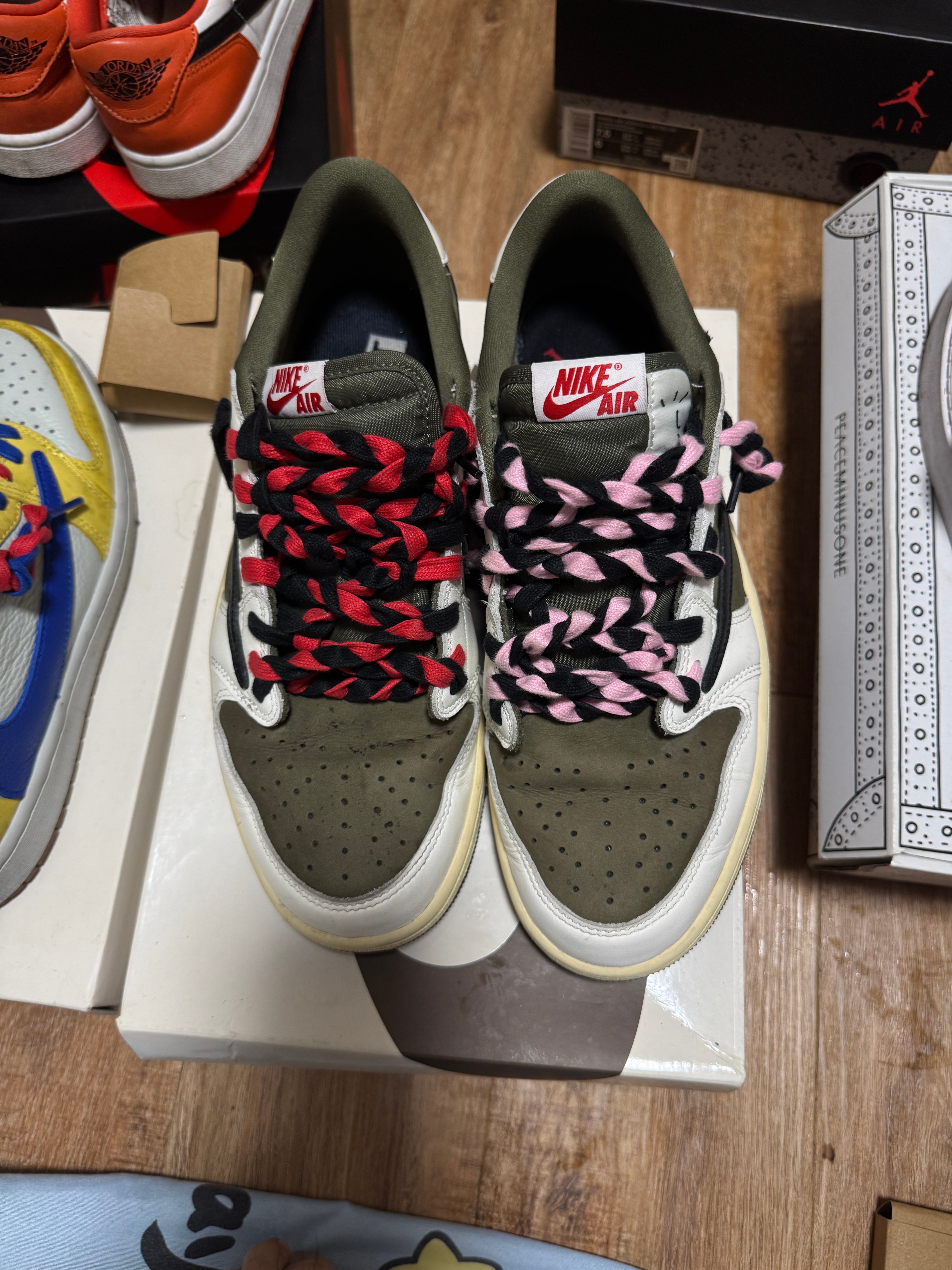 Travis Scott × Nike Air Jordan 1 Low OG SP "Reverse Olive"