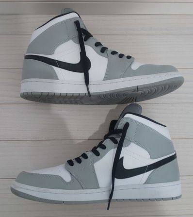 Nike Air Jordan 1 Mid "Light Smoke Grey/White/Black"