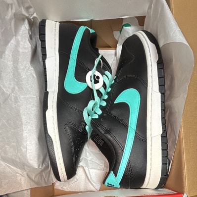Nike Dunk Low "Barber Shop"