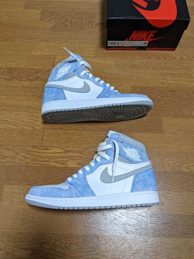 Nike Air Jordan 1 High OG "Hyper Royal"