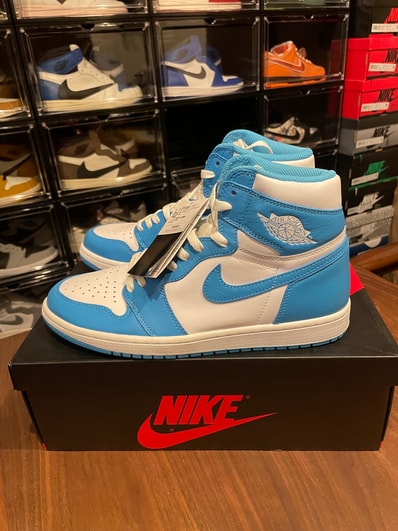 Nike Air Jordan 1 Retro High "UNC"