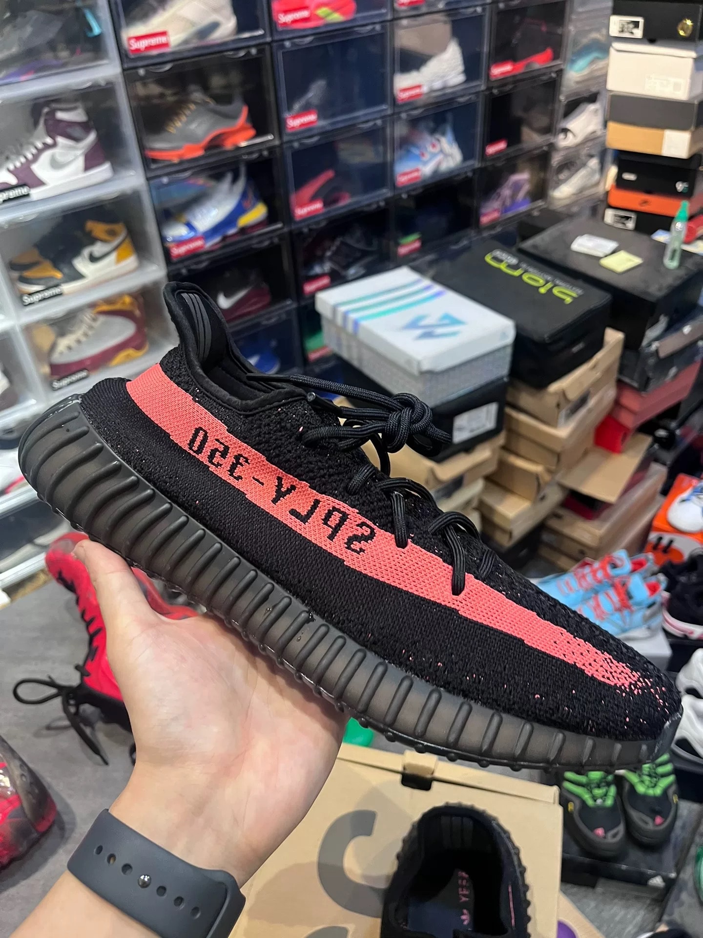 adidas YEEZY Boost 350 V2 "Core Black/Red"