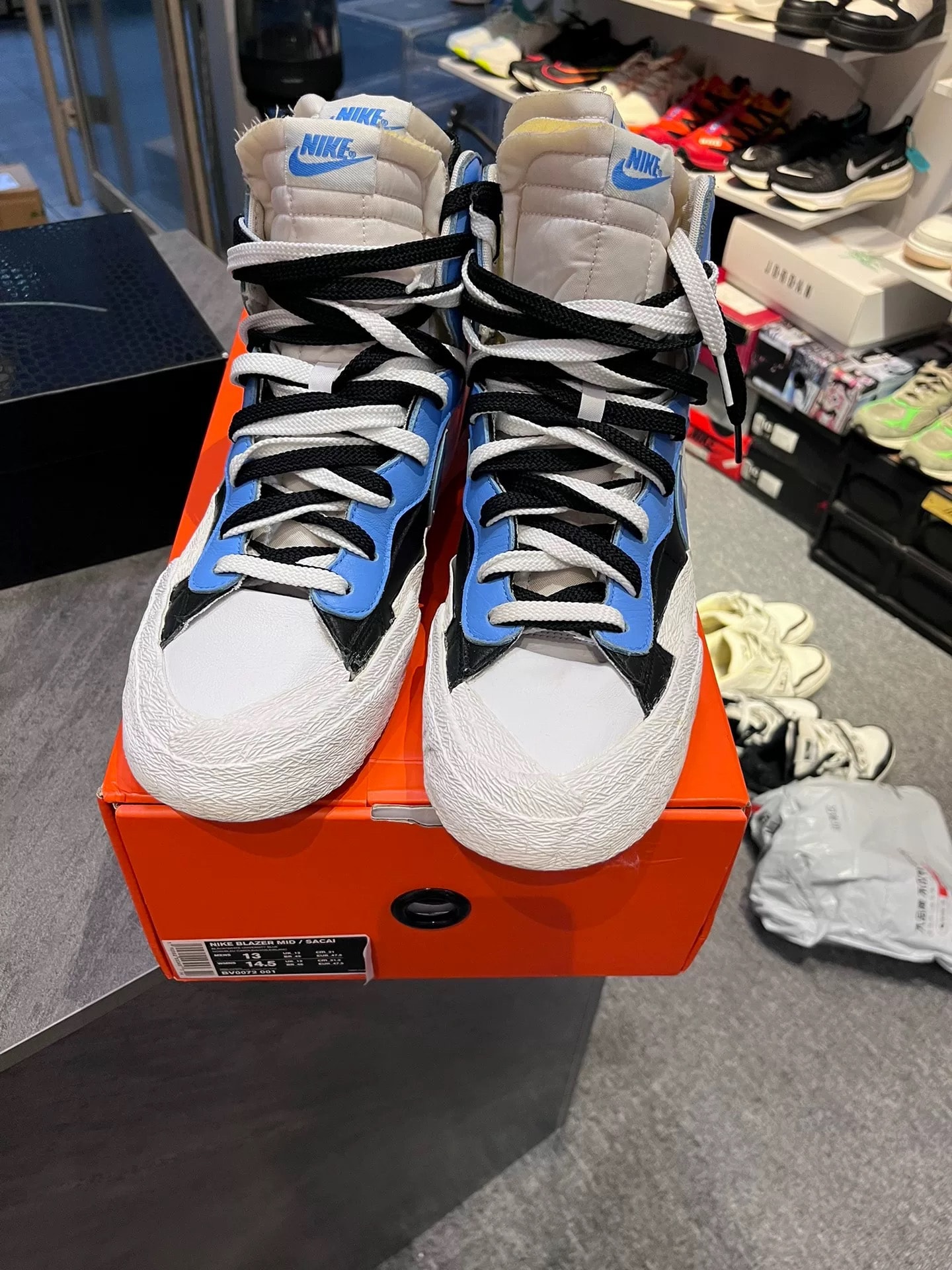 sacai × NIKE BLAZER MID 