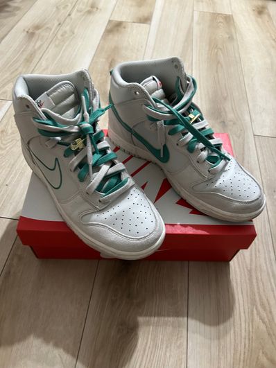Nike Dunk High SE First Use "Light Bone/Green Noise"