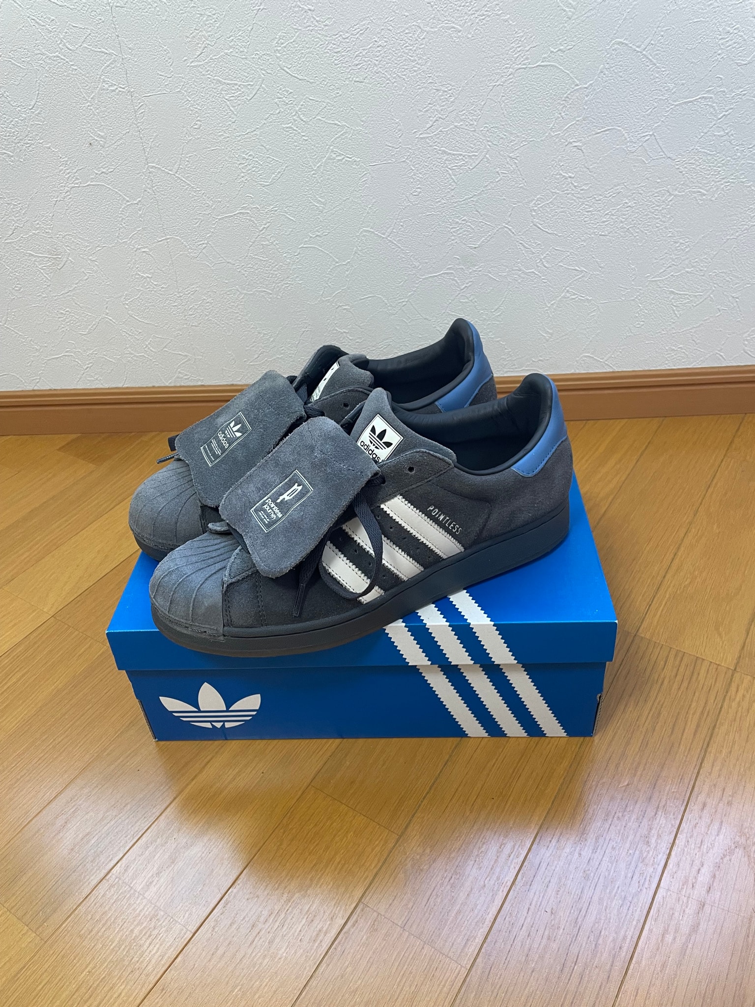 atmos × POINTLESS JOURNEY (King Gnu Daiki Tsuneta) × Superstar 2 "DGH Solid Grey"