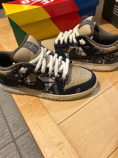 Travis Scott × Nike SB Dunk Low "Black/Parachute Beige"