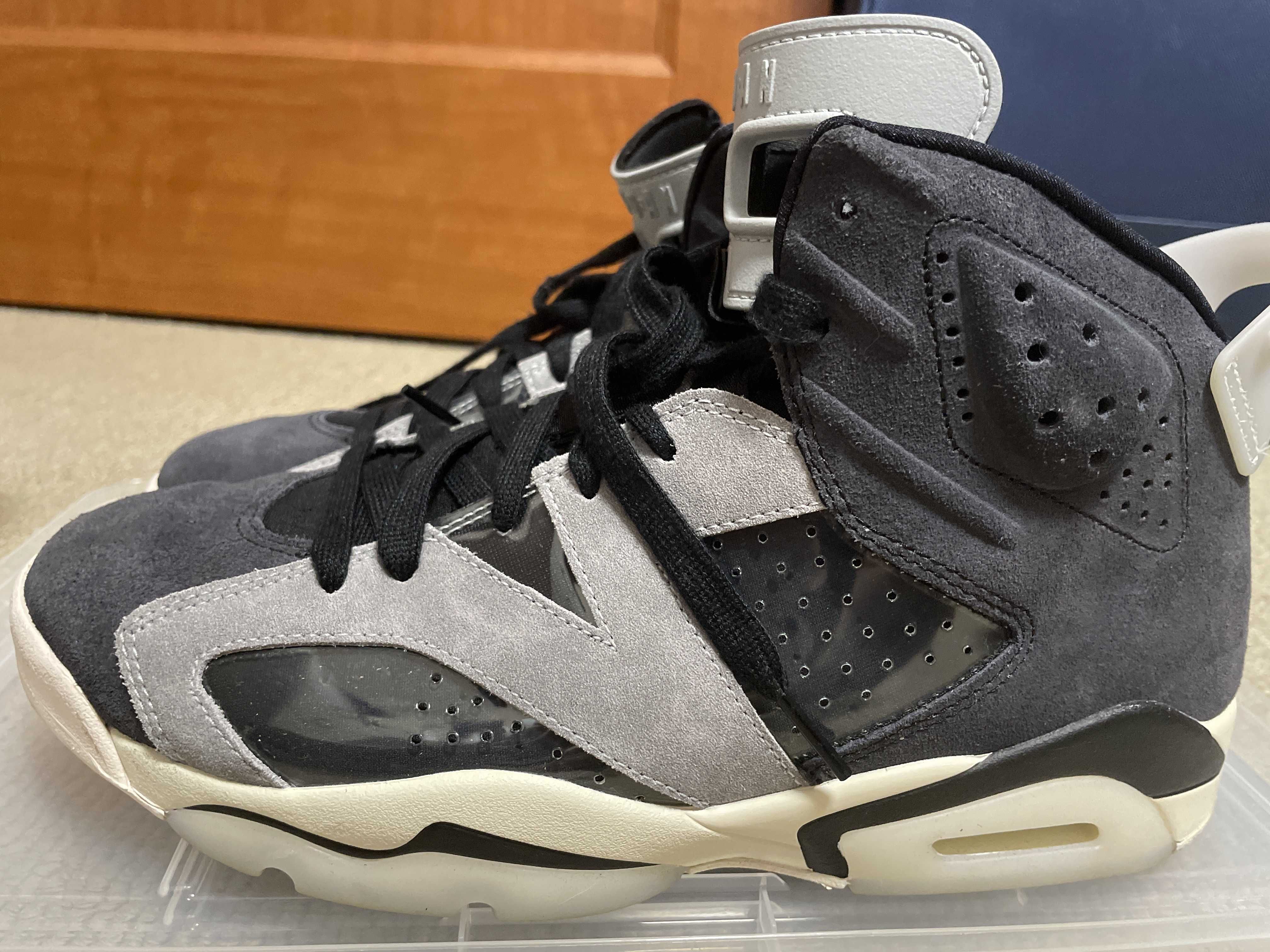 NIike Women's Air Jordan 6 "Smoke Grey"
