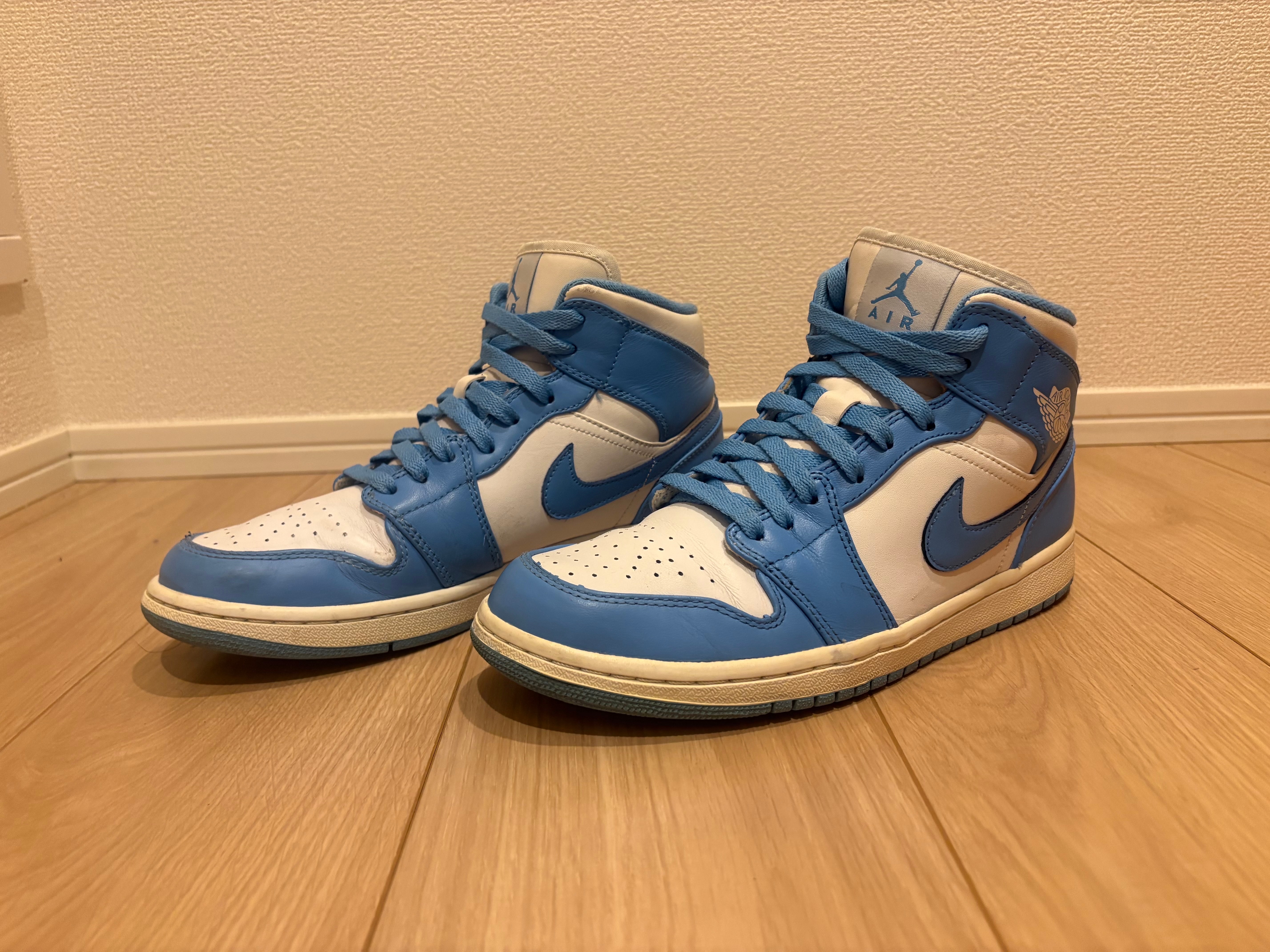 Nike Air Jordan 1 Retro Mid "UNC"