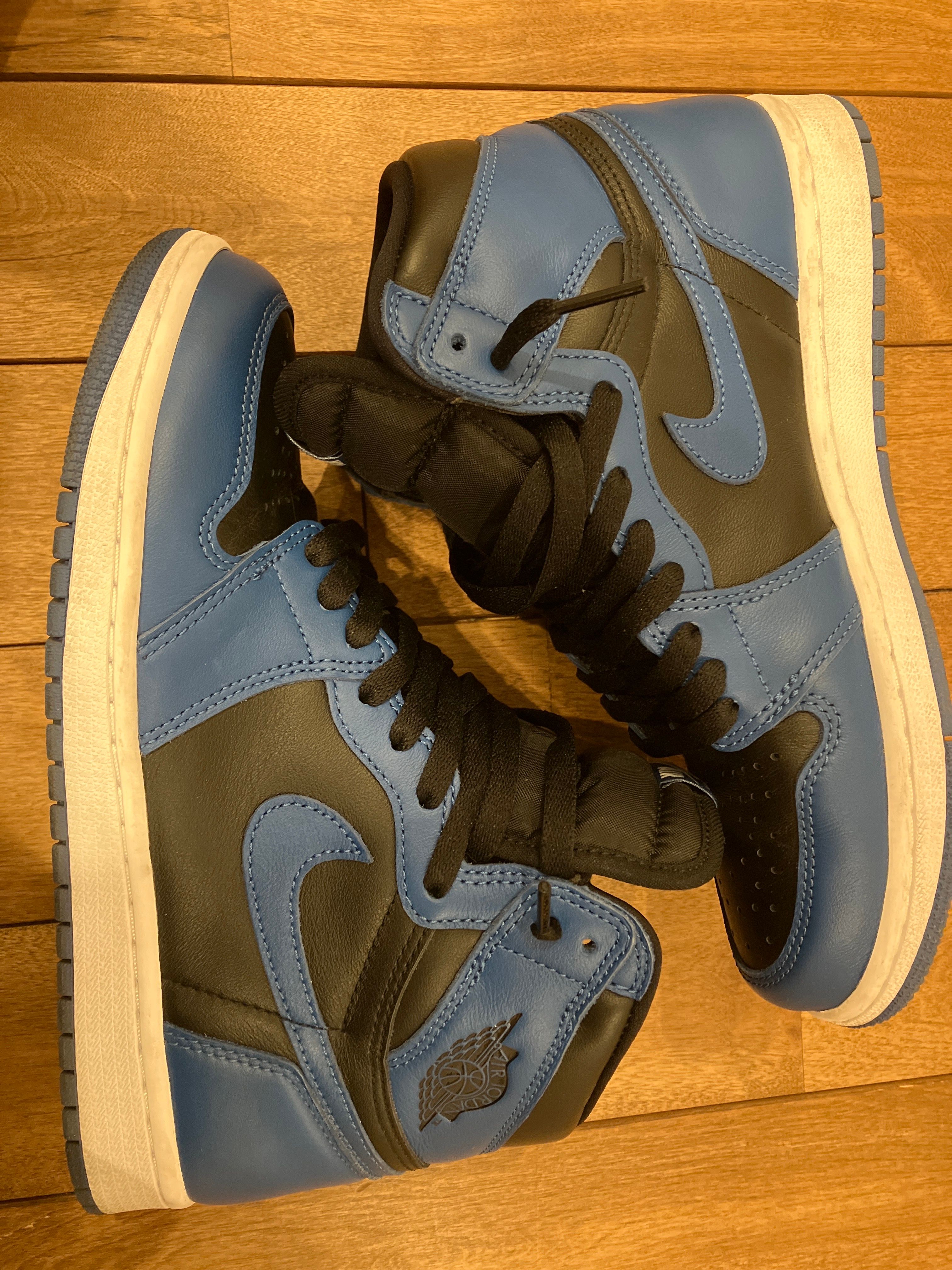 Nike Air Jordan 1 Retro High OG "Dark Marina Blue"