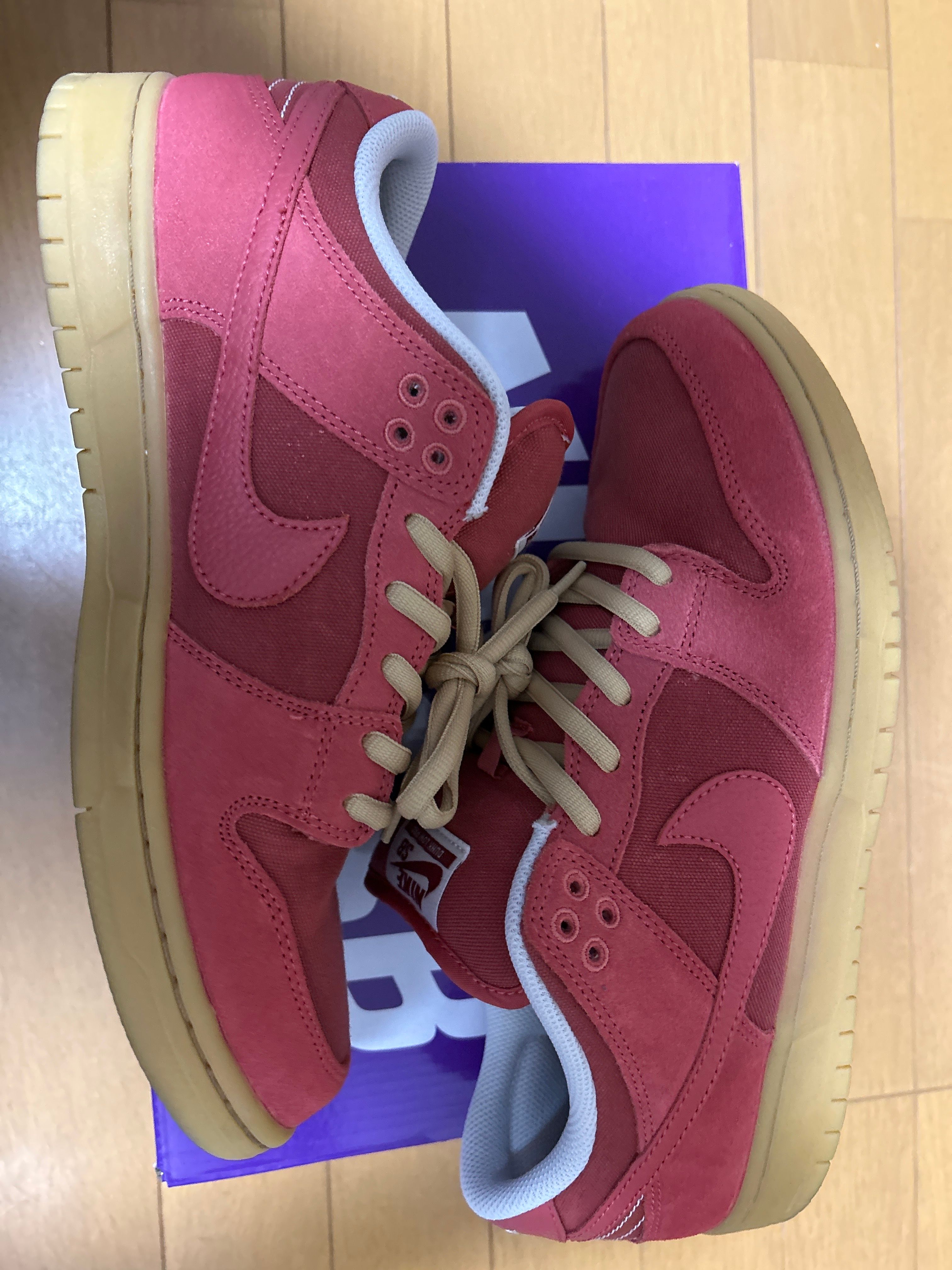 Nike SB Dunk Low "Adobe"