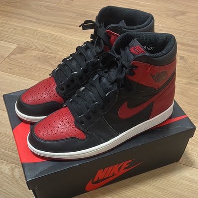 Nike Air Jordan 1 Retro High OG "Bred/Banned"