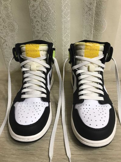 Nike Air Jordan 1 High OG "Volt Gold"
