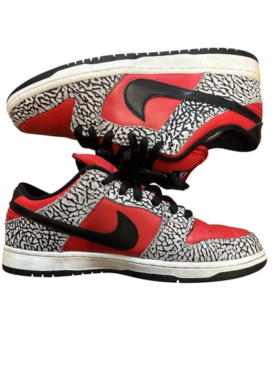 Supreme × Nike SB Dunk Low "Red Cement"(2012)