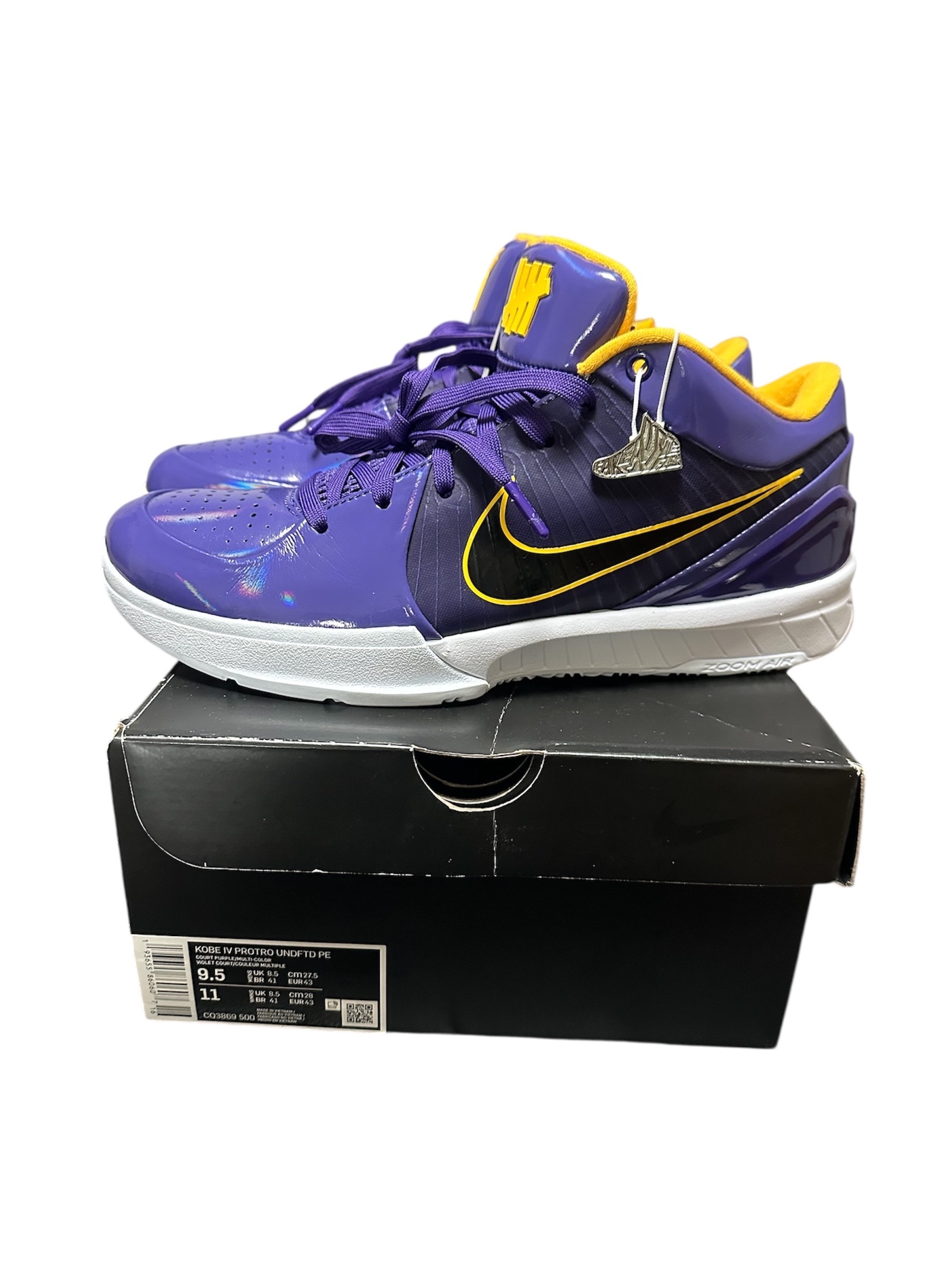 アンディフィーテッド × ナイキ コービー4 プロトロ "コートパープル"