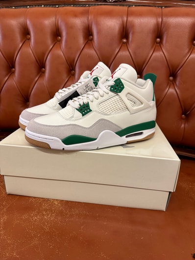 Nike SB × Air Jordan 4 Retro SP "Pine Green"