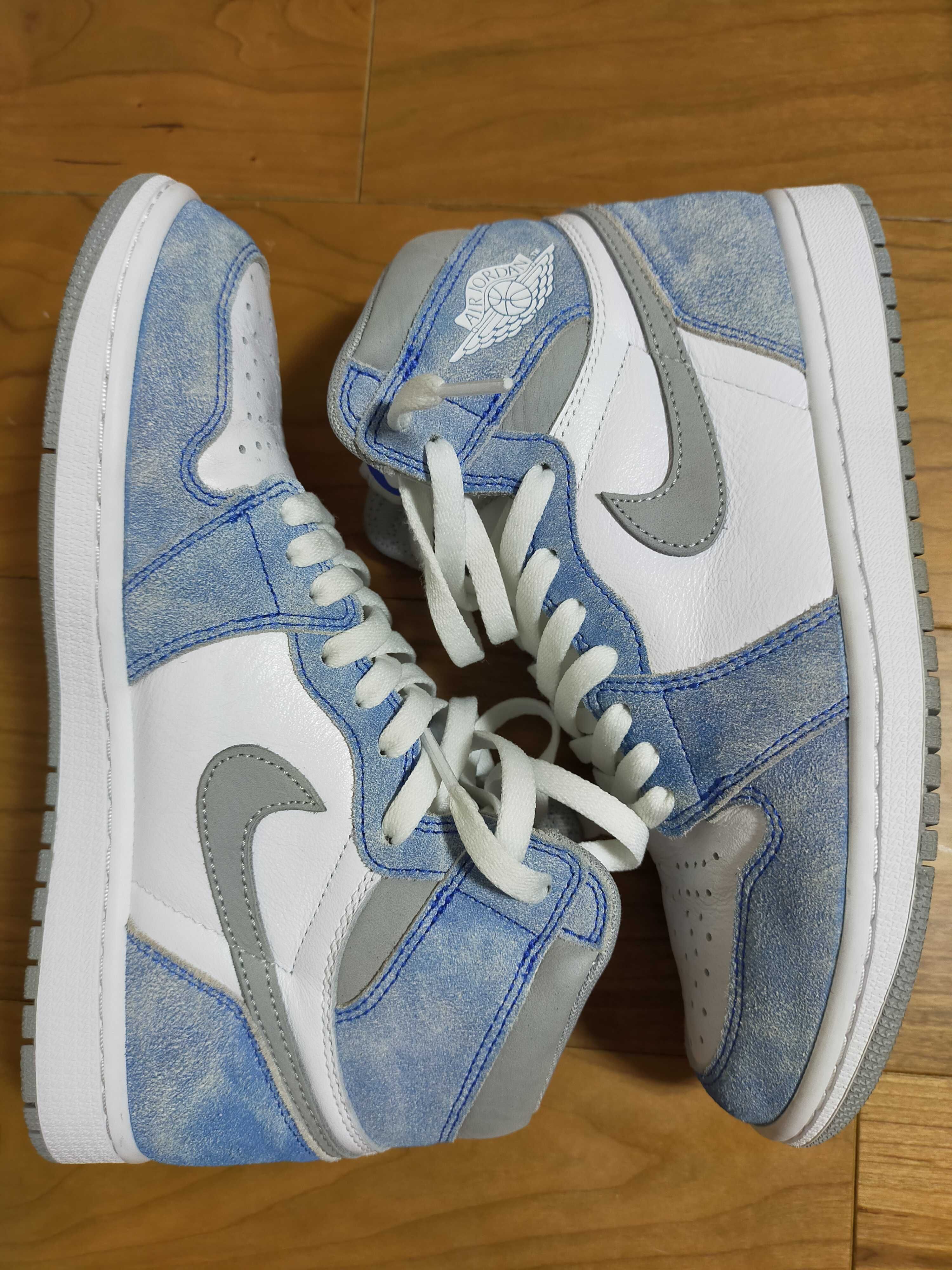 Nike Air Jordan 1 High OG "Hyper Royal"