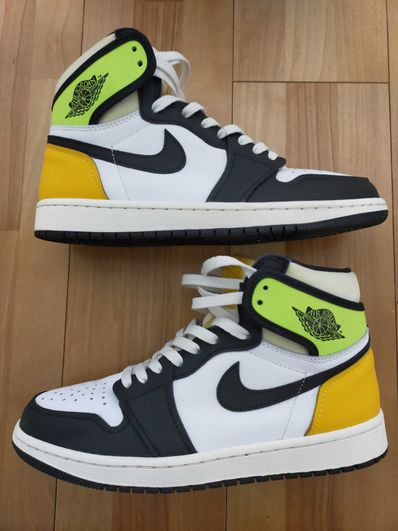 Nike Air Jordan 1 High OG "Volt Gold"