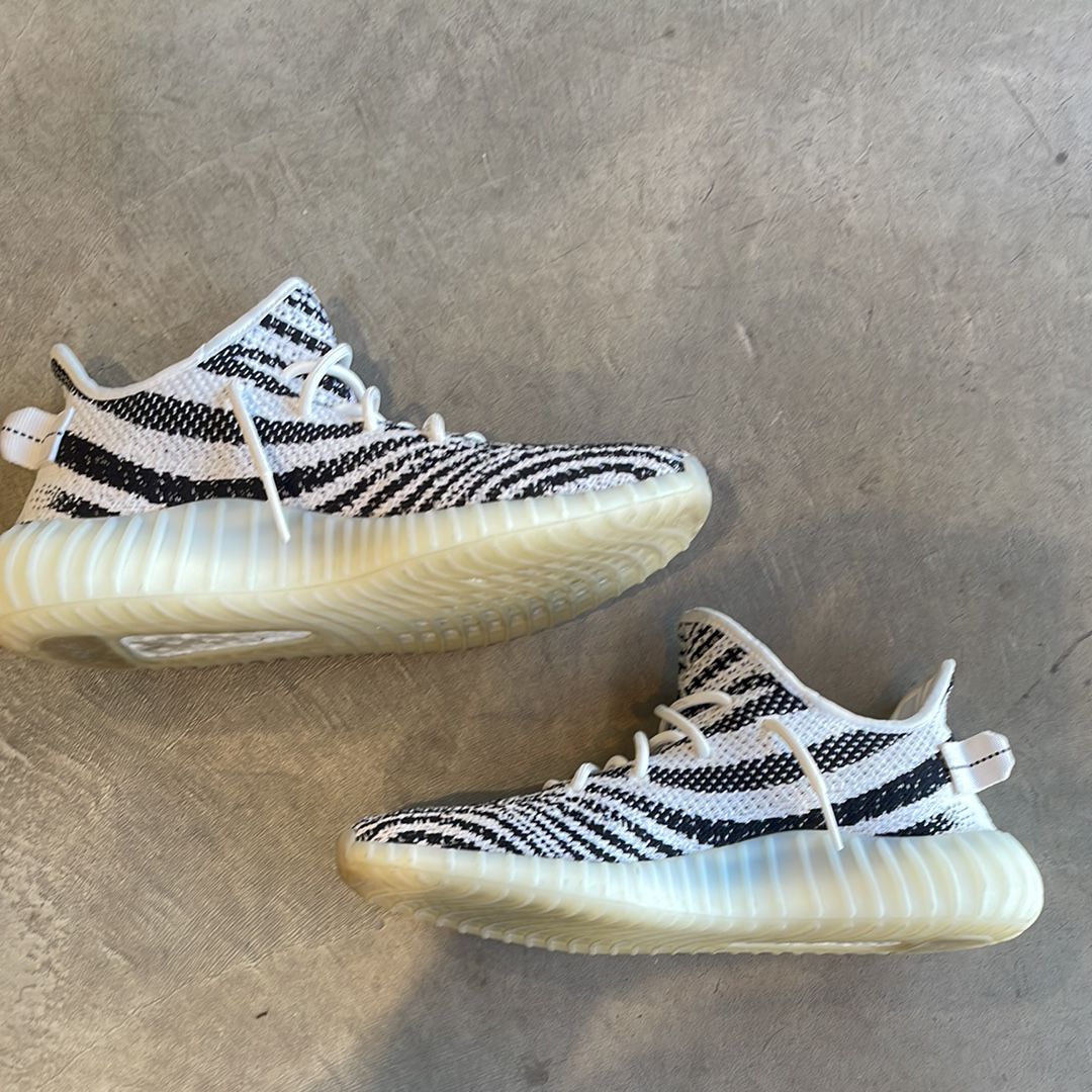 adidas YEEZY Boost 350 V2 "Zebra"
