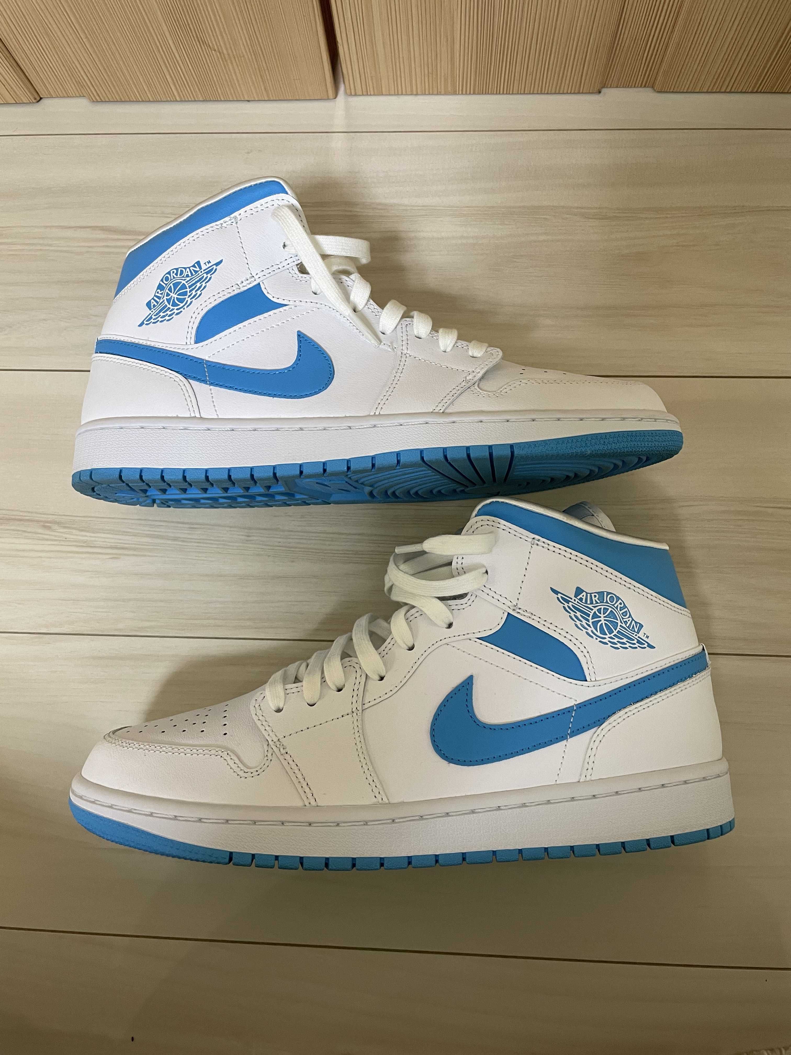 Nike Women's Air Jordan 1 Mid "UNC"