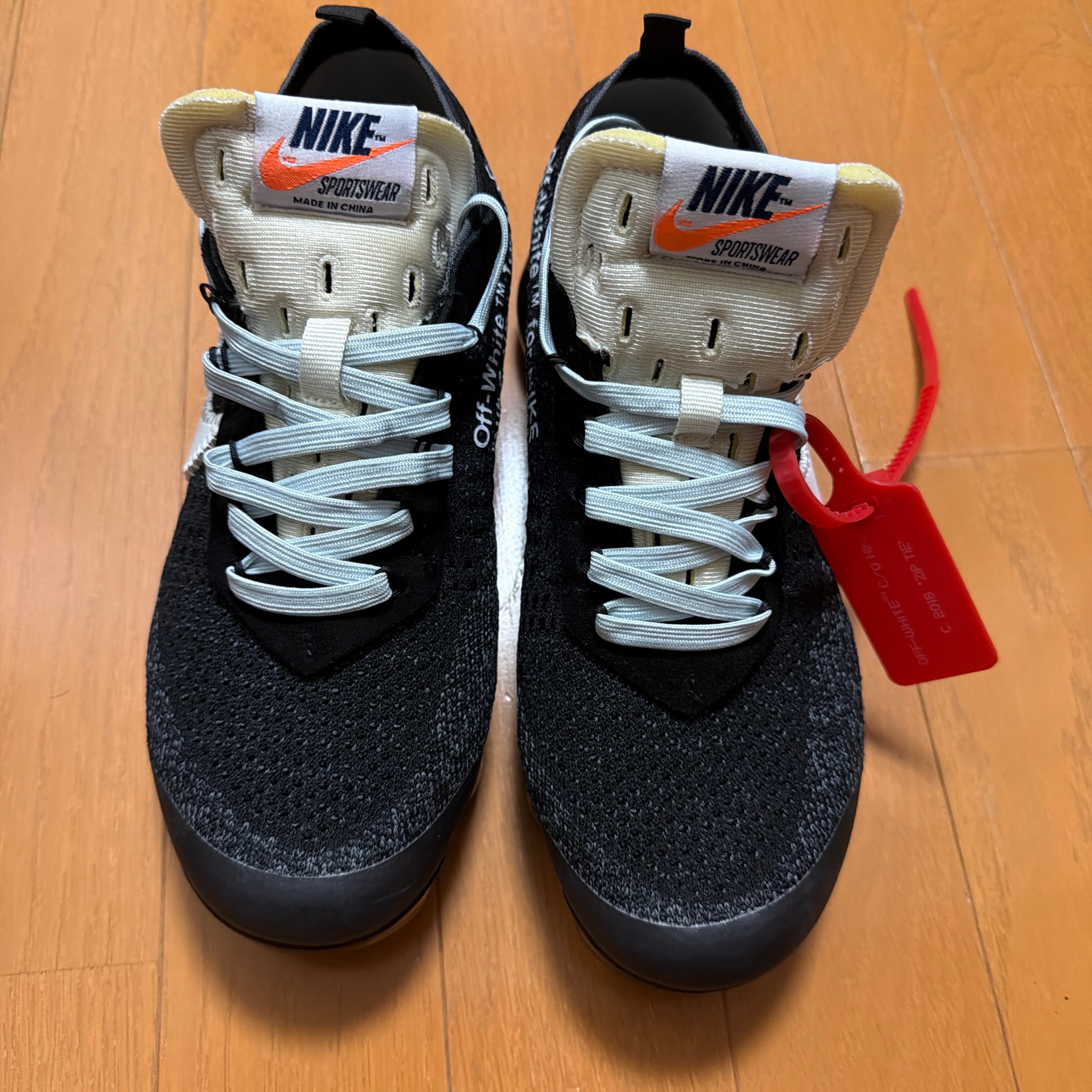 オフホワイト × ナイキ エアヴェイパーマックス 