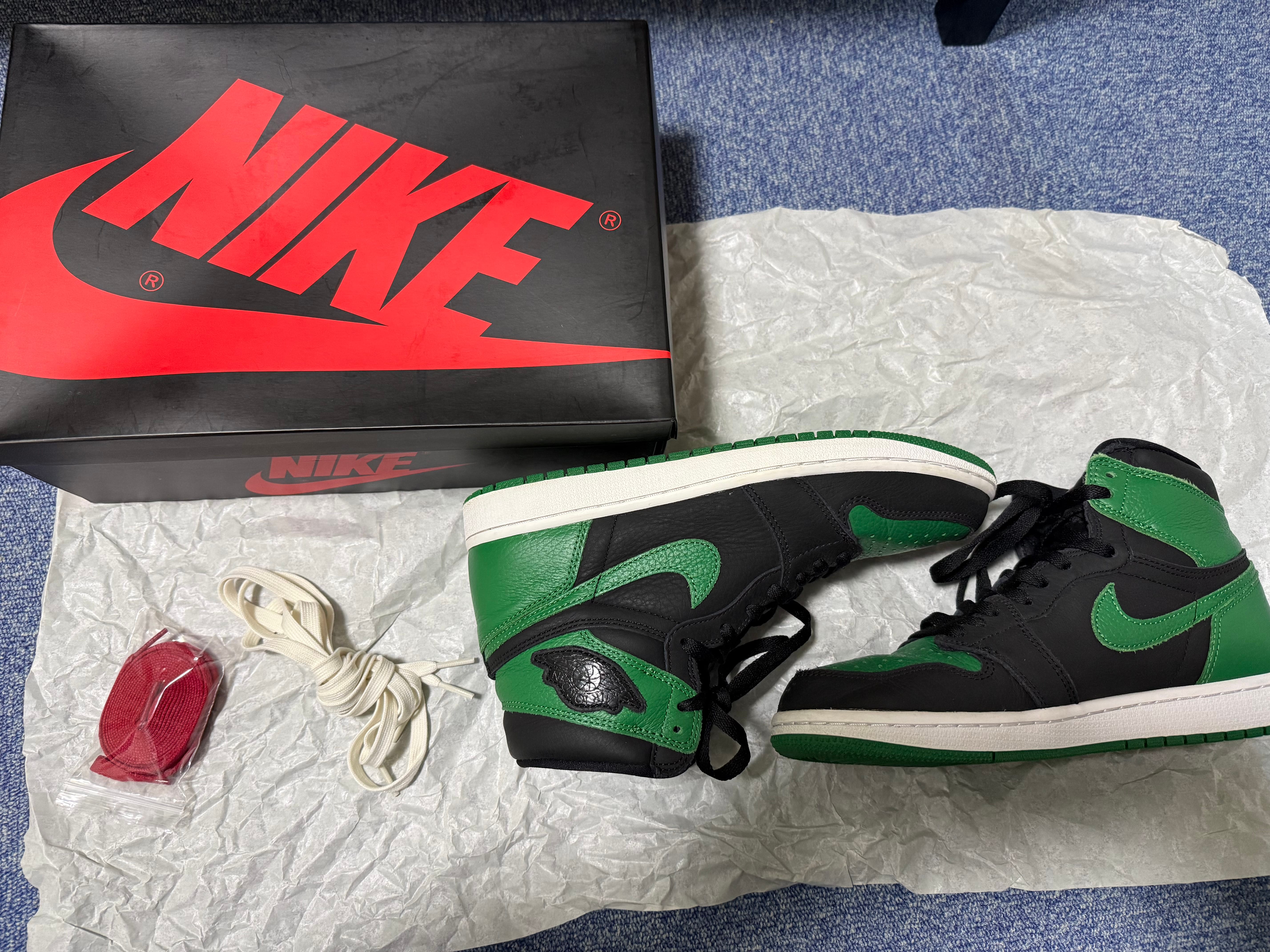 Nike Air Jordan 1 Retro High OG "Black/Pine Green" (2020)